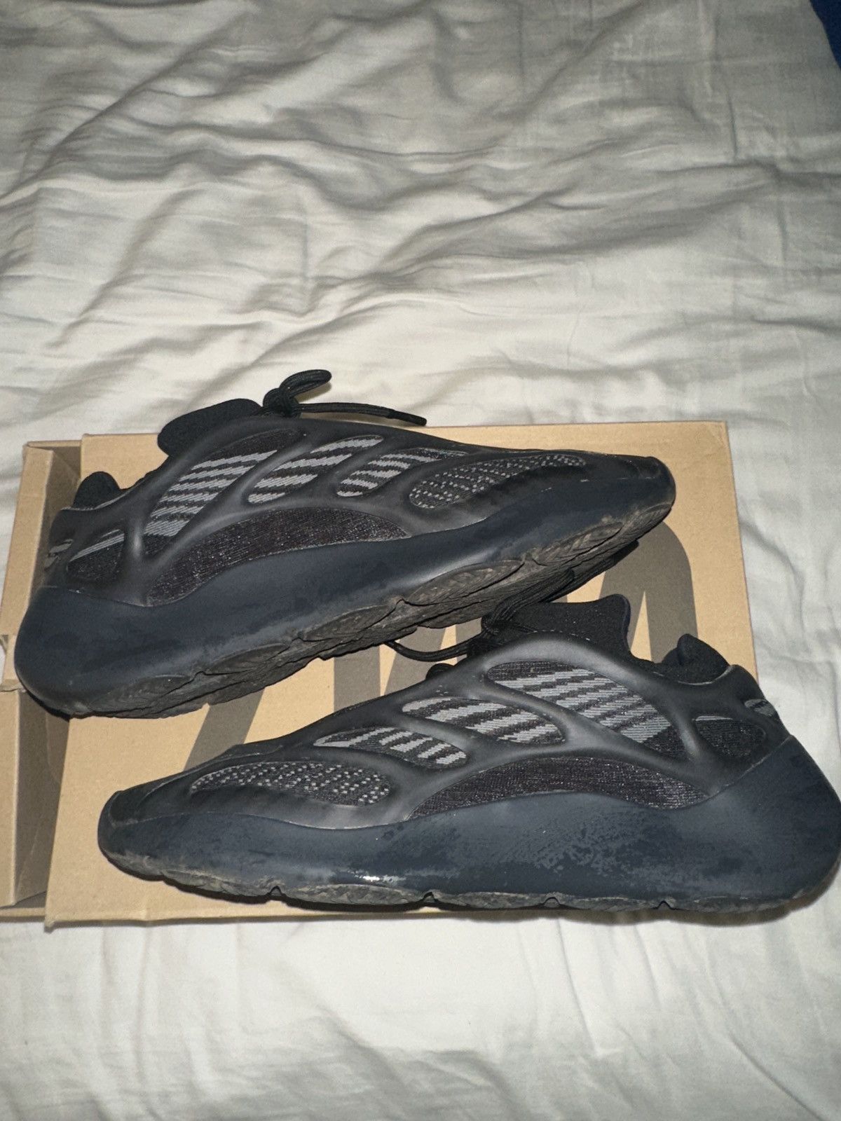 Yeezy Adidas Yeezy 700 V3 Alvah Size US 12 / EU 45 - 1 Thumbnail