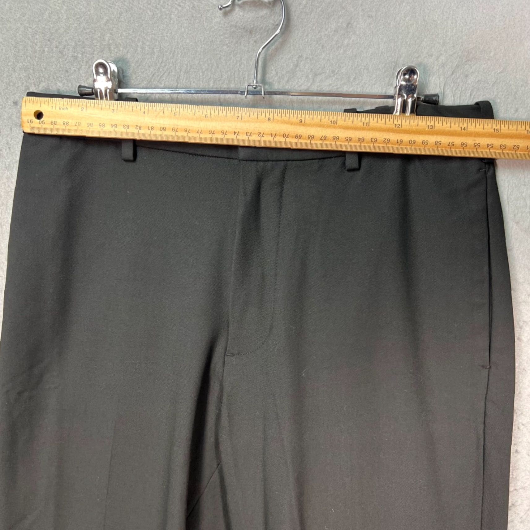 Uniqlo Uniqlo Slim Fit Dress Pants Men Black 27-30 Tapered Leg Flat Front Polyester Modern Regular Inseam 27in Laundry Safe XS? Size US 29 - 4 Thumbnail