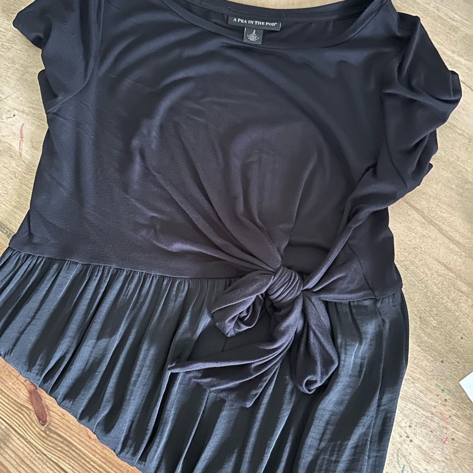 Other NWOT- A Pea In the Pod Maternity tie front Tee - Small Size S / US 4 / IT 40 - 1 Thumbnail