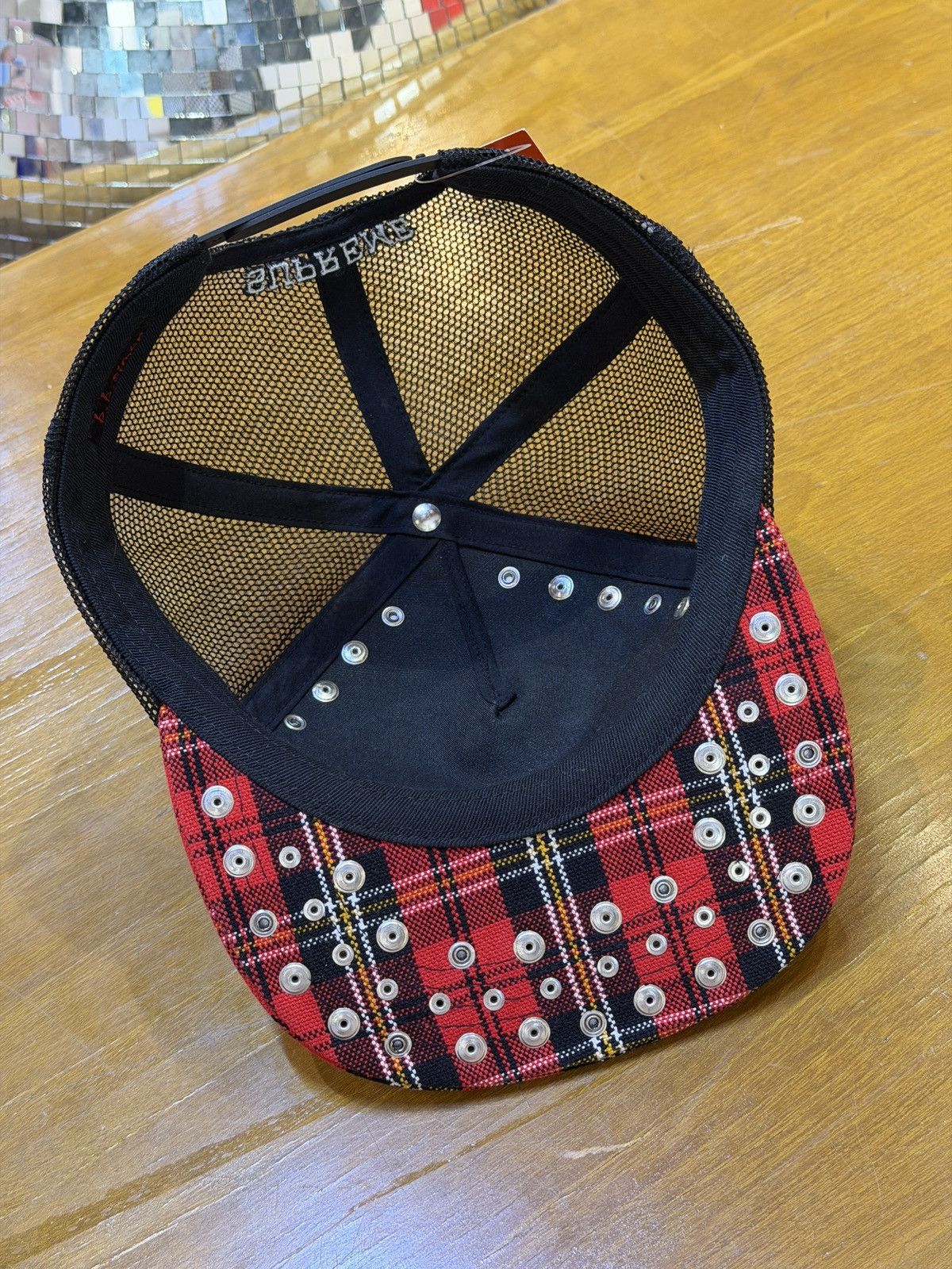 B.B. Simon × Supreme Supreme x B.B.Simon Studded Mesh Back 5-panels Size ONE SIZE - 2 Thumbnail