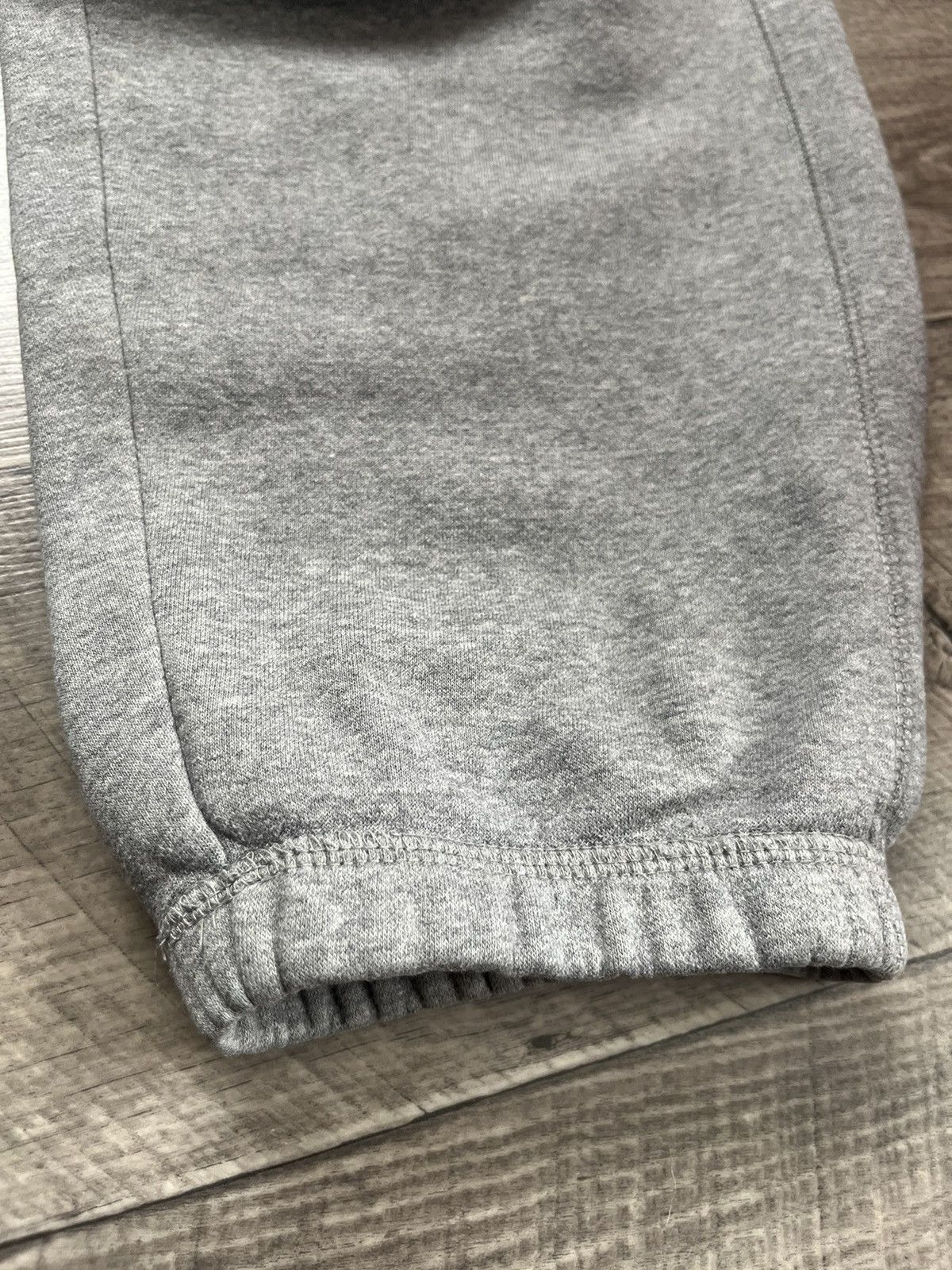Nike Vintage Y2K Baggy Light Gray Nike Sweatpants Size L Size US 34 / EU 50 - 4 Thumbnail