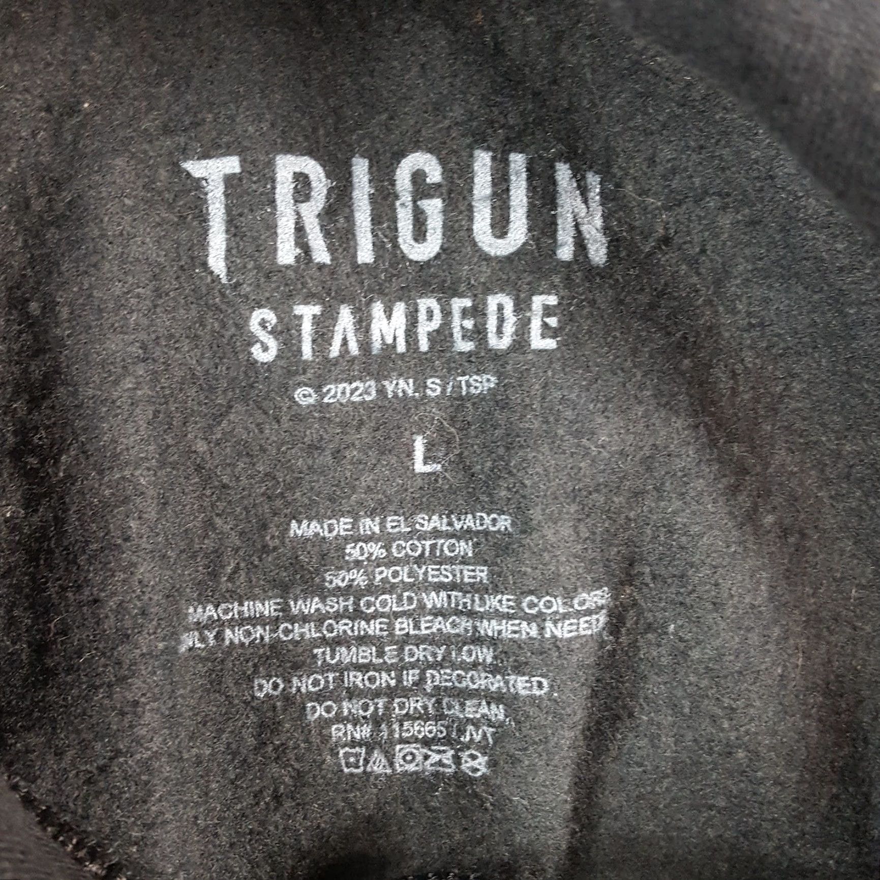 Vintage VINTAGE Trigun Sweatshirt L Black 90s Anime Vash The Stampede Pullover Crewneck Mens College University USA Graphic Print Pullover Sweatshirt Size L Size US L / EU 52-54 / 3 - 5 Thumbnail