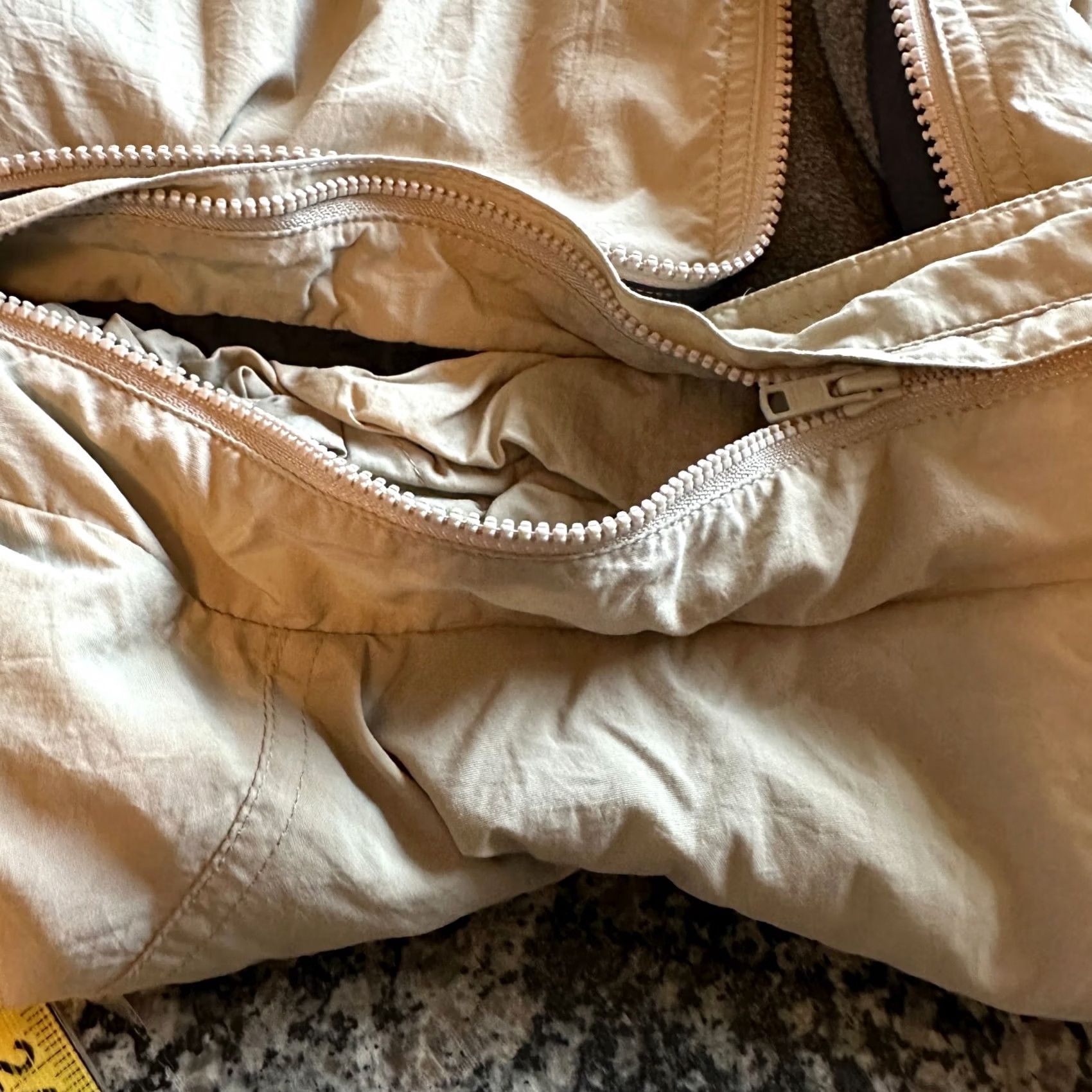 Vintage Greg Norman Jacket Mens L Tan Nylon Fleece Lined Hooded Bomber Jacket Classic Logo Pockets Zip Front Style: Modern, Casual, Travel, Fall, Winter Mens Size US L / EU 52-54 / 3 - 8 Thumbnail