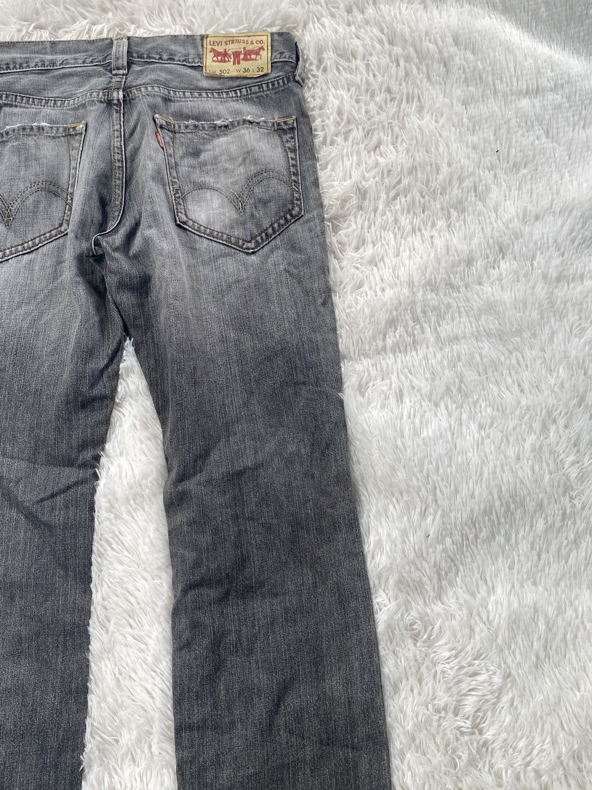 Levi's 🔥BINDING NOW🔥Distressed Blue Vintage Levi’s 502 Size US 38 / EU 54 - 8 Thumbnail