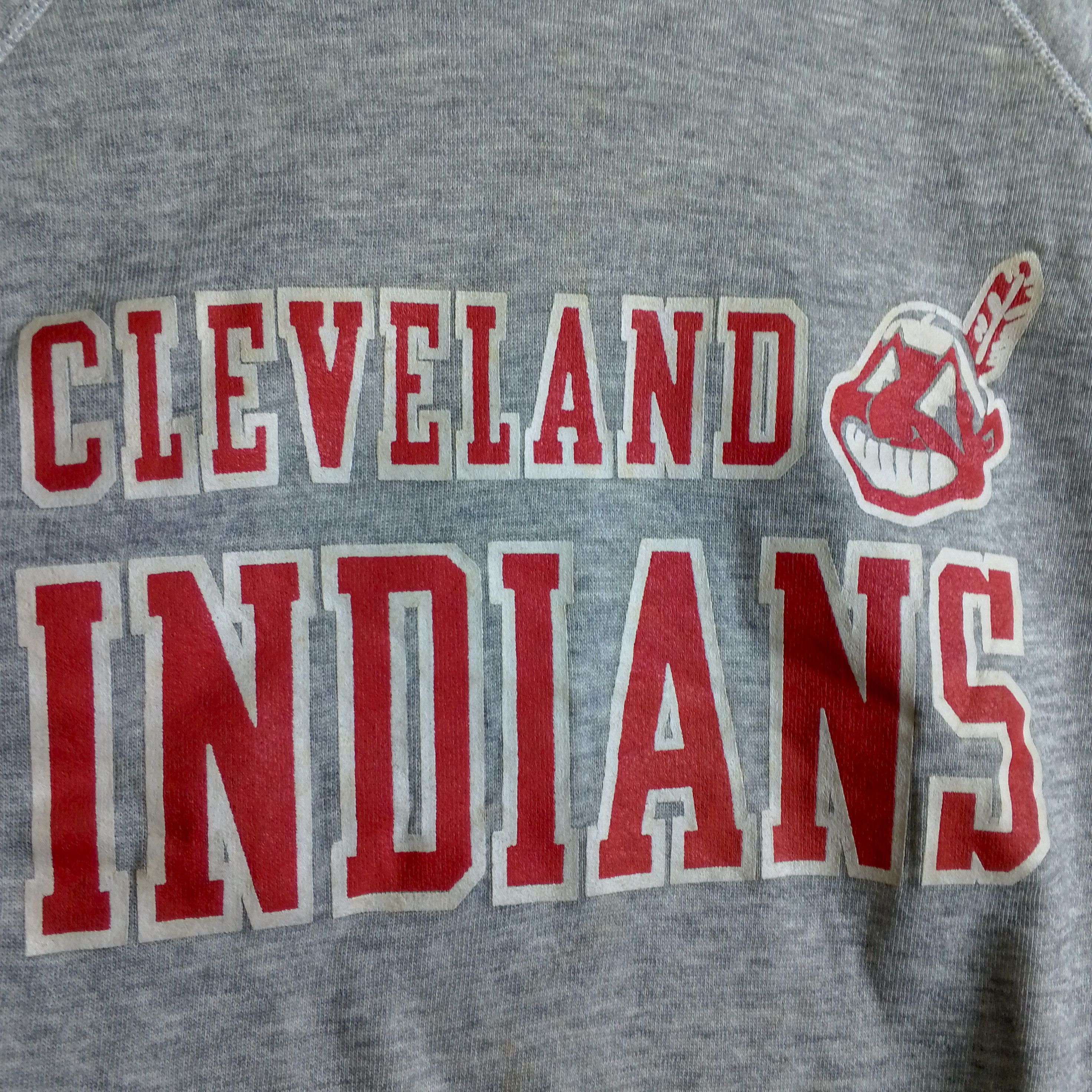 Vintage Vintage Cleveland Indians Distressed Sweatshirt Size US L / EU 52-54 / 3 - 4 Thumbnail