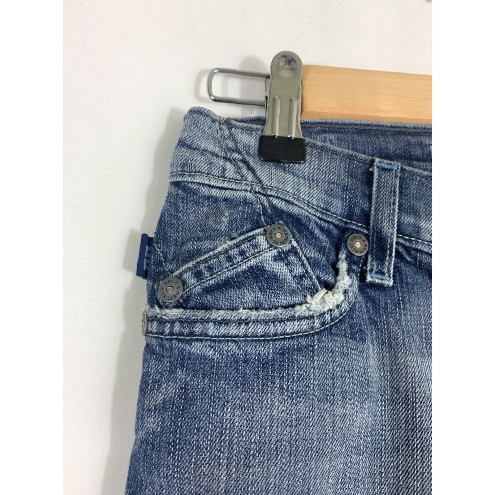 Vintage Rock & Republic Jeans Womens Size 25 Blue Denim Distressed Boot Cut 30 In Inseam USA David Lee Regular Rise Low Size 42" / US 20 - 4 Thumbnail