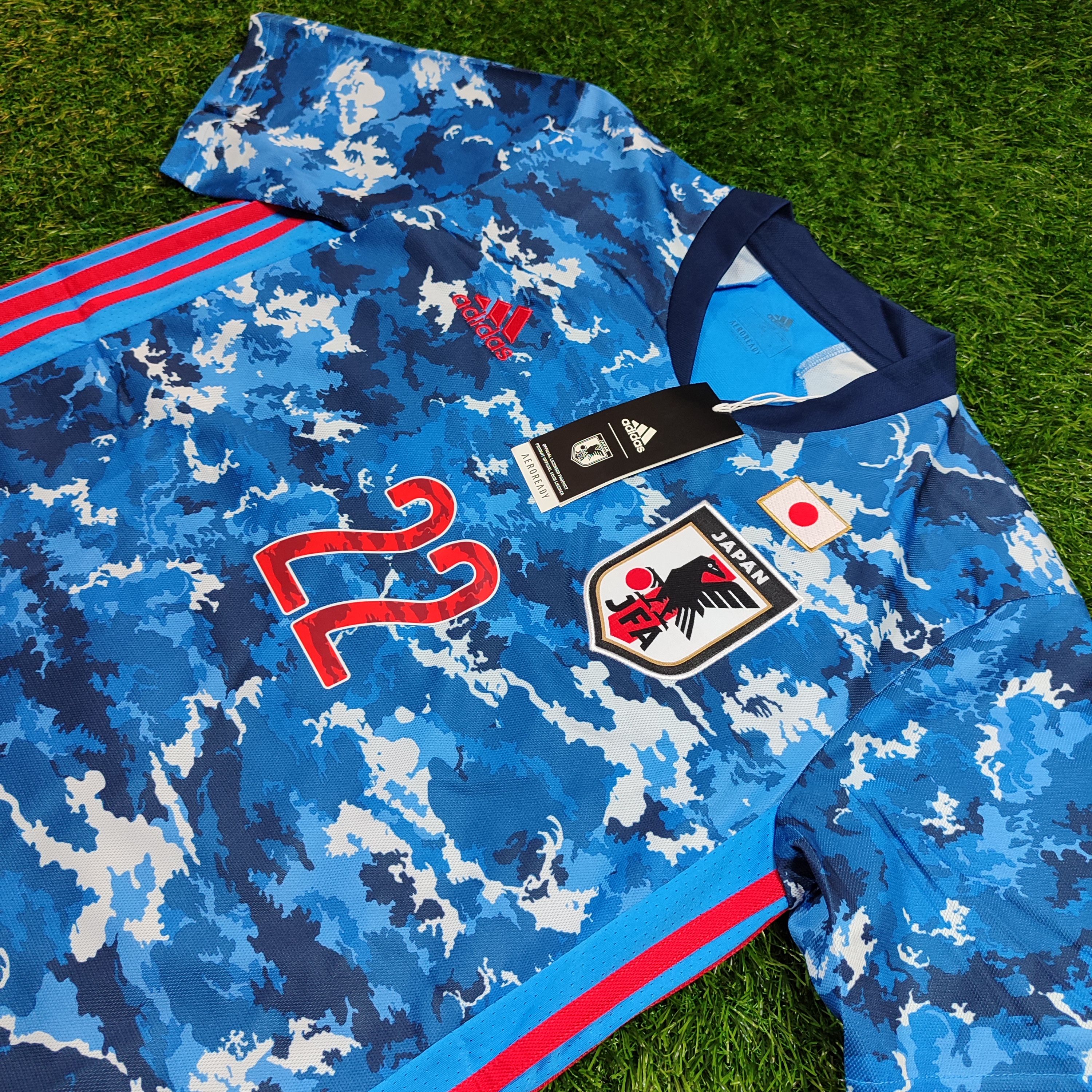 Adidas Japan Home Shirt 2020 Yoshida #22 Soccer Jersey Size US L / EU 52-54 / 3 - 3 Thumbnail