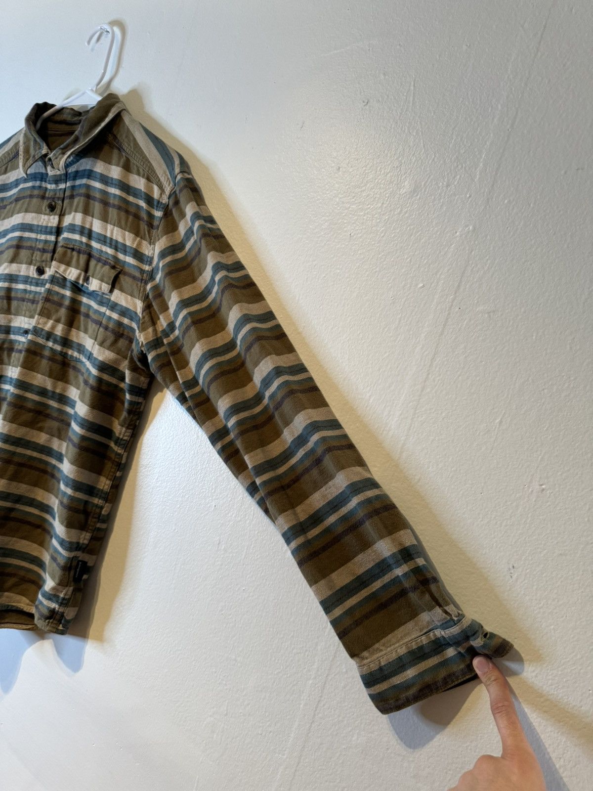 Patagonia Patagonia Organic Cotton Striped Button Shirt Medium Mens Size US M / EU 48-50 / 2 - 3 Thumbnail