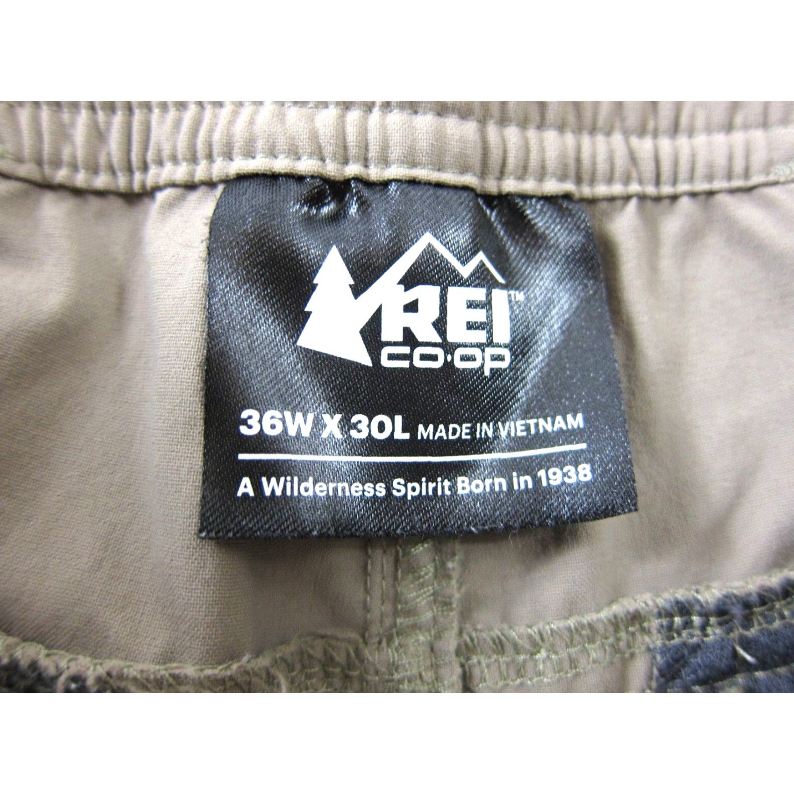 Vintage REI CO-OP Nylon Brown Hike Camp Pant Men 36 Cargo Zip Off Up Convertible Leg 28 Inseam 36 Zip Off Leg 80s 90s Camp 趣 Size US 36 / EU 52 - 3 Thumbnail