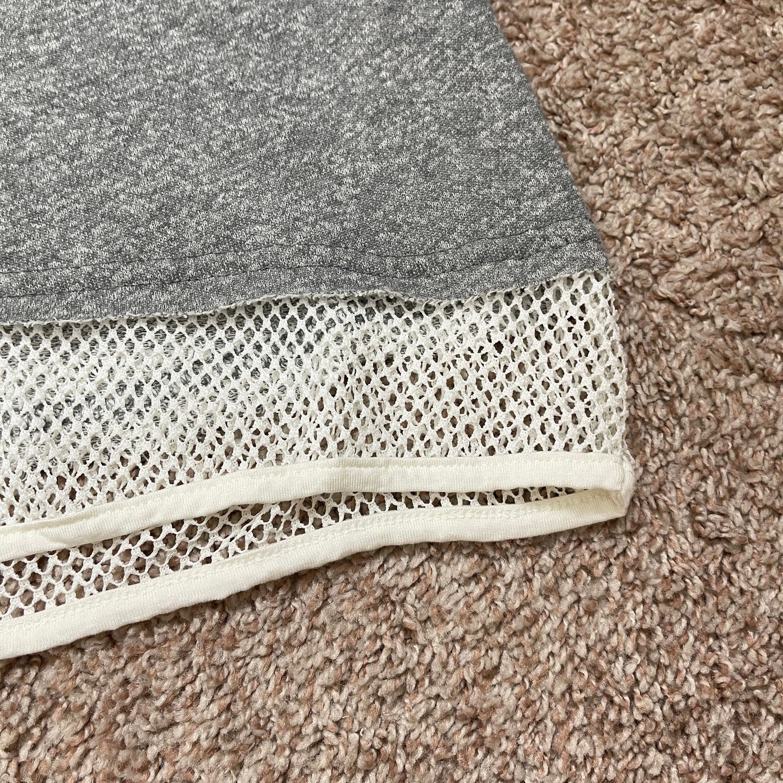 Forever 21 Forever 21 Grey Crop Sweatshirt White Mesh Athletic Top NWT Size L / US 10 / IT 46 - 25 Thumbnail