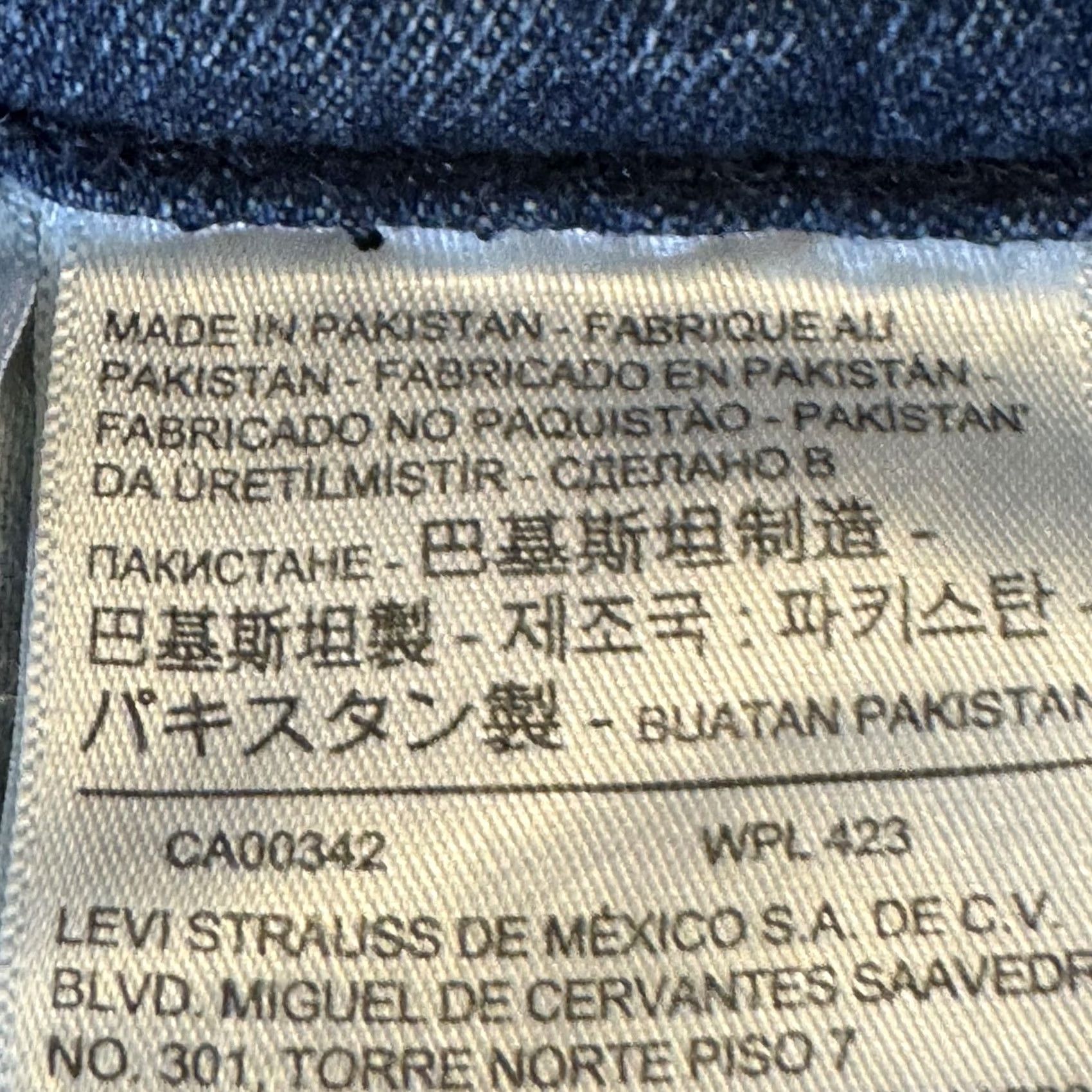 Levi's VINTAGE? No. Levi’s 514 Jeans Mens 40x30 Blue Straight Leg Denim Low Rise Zip Fly Size US 40 / EU 56 - 5 Thumbnail