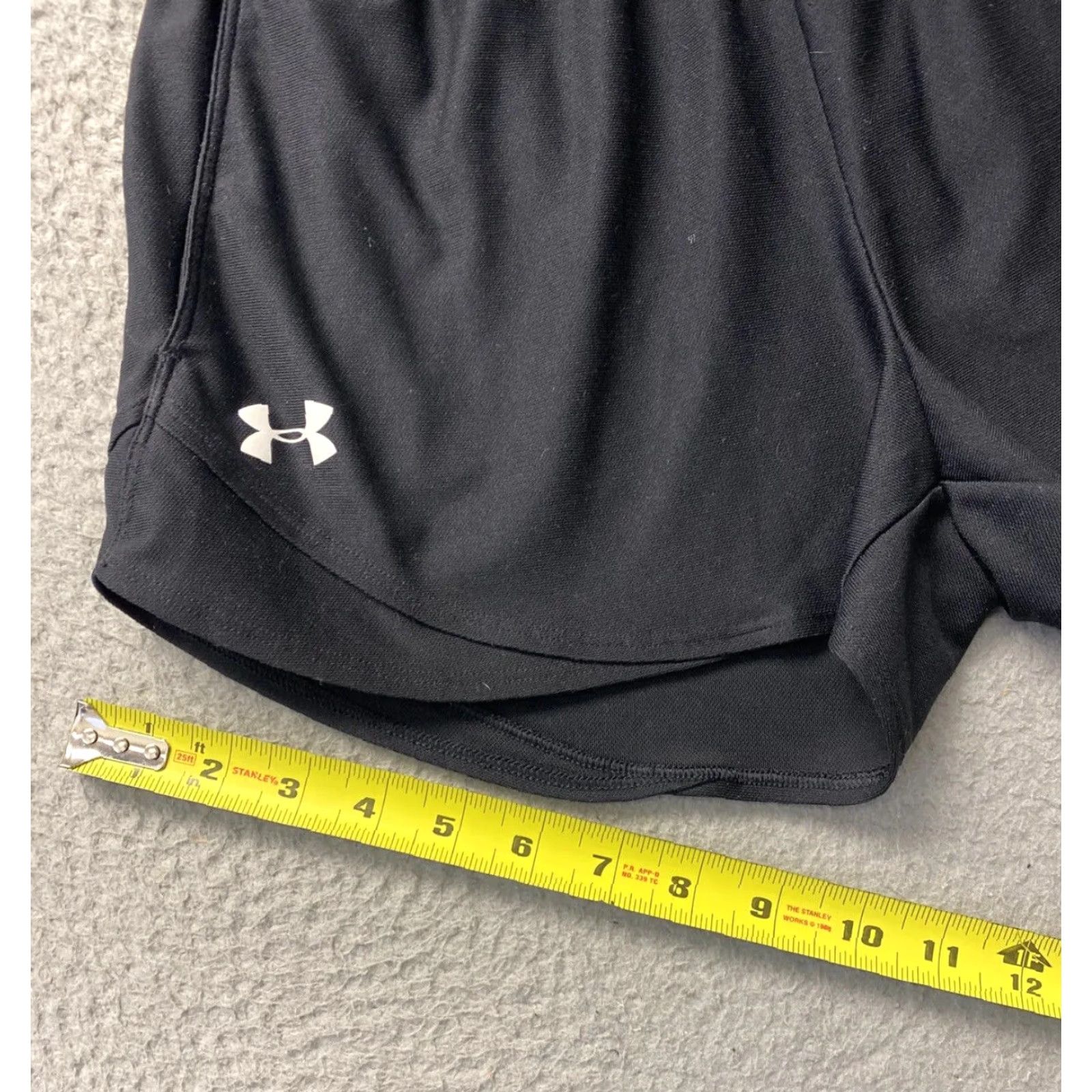 Under Armour Under Armour Women's M Athletic Shorts Gym Running Black Polyester 63-42 Size 32" / US 10 / IT 46 - 7 Thumbnail