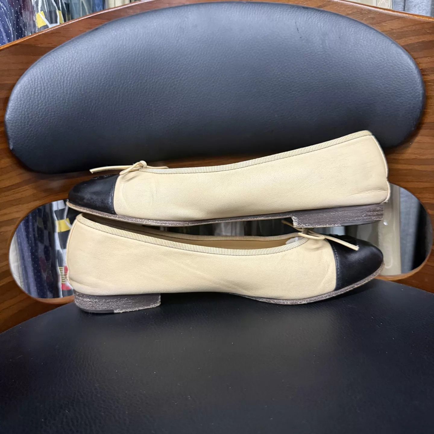Chanel Chanel Classic Lambskin Flats 37.5 Pre-owned Excellent Size US 7 / IT 37 - 6 Thumbnail