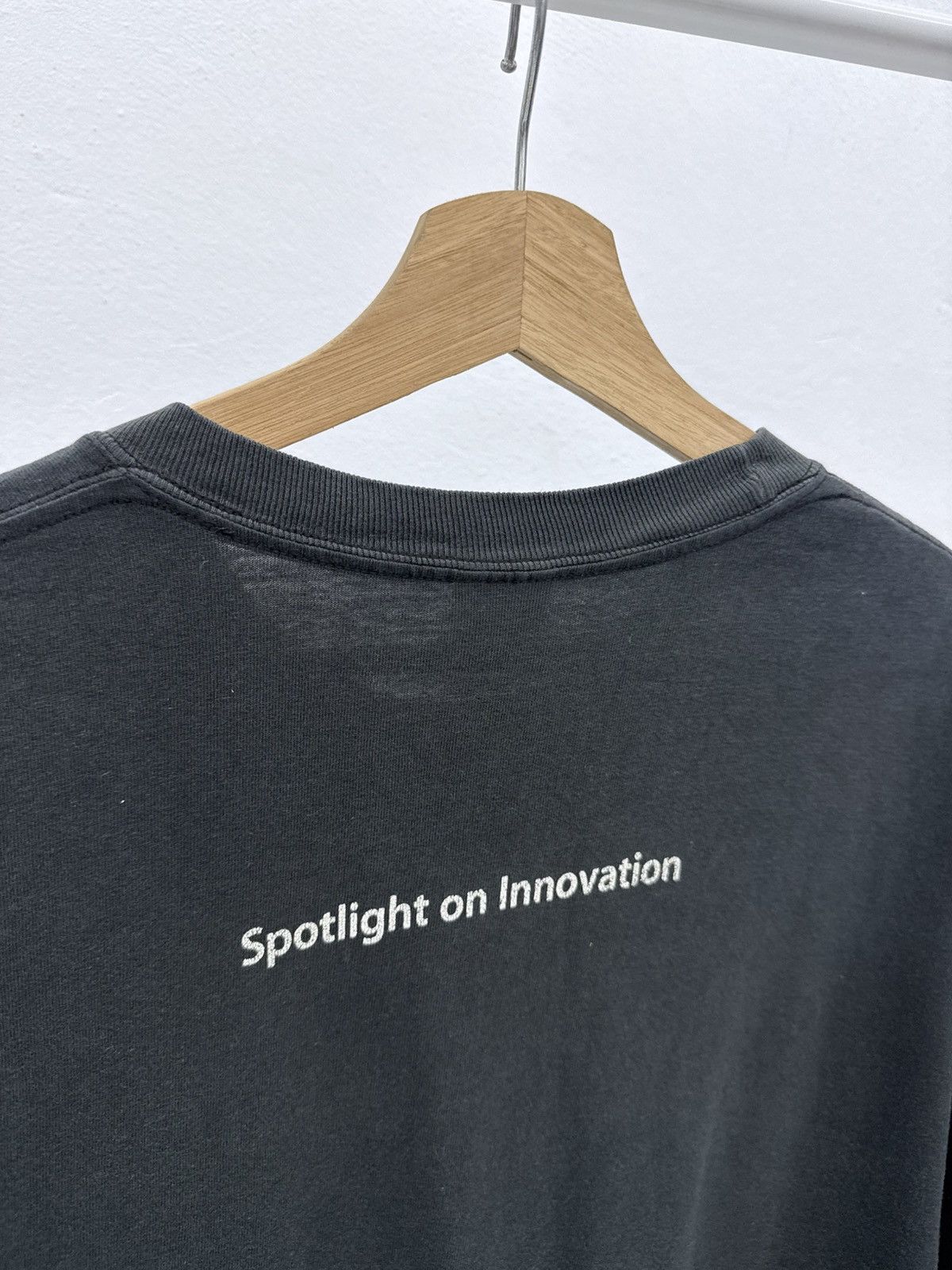 Apple Vintage 90s APPLE “X” Spotlight on Innovation Tshirt Size US XL / EU 56 / 4 - 6 Thumbnail