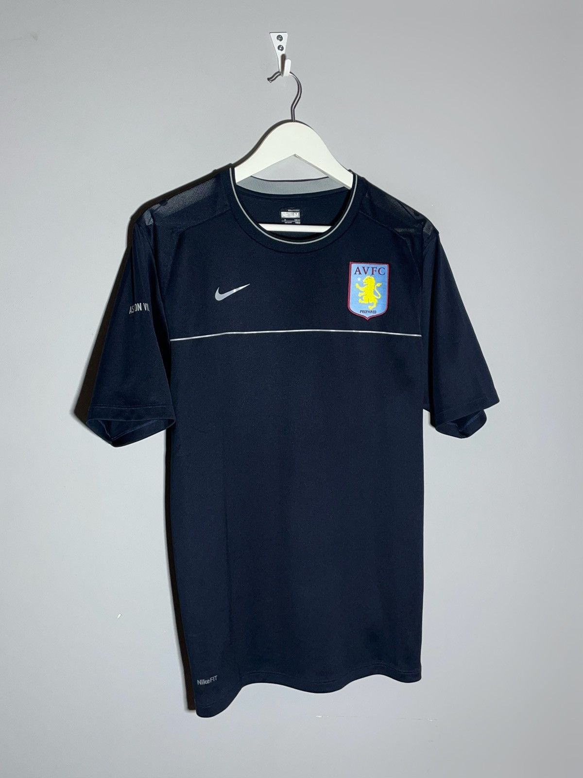 Nike Aston Villa Nike Y2k Streetwear Hype Training Football Shirt Size US M / EU 48-50 / 2 - 2 Thumbnail