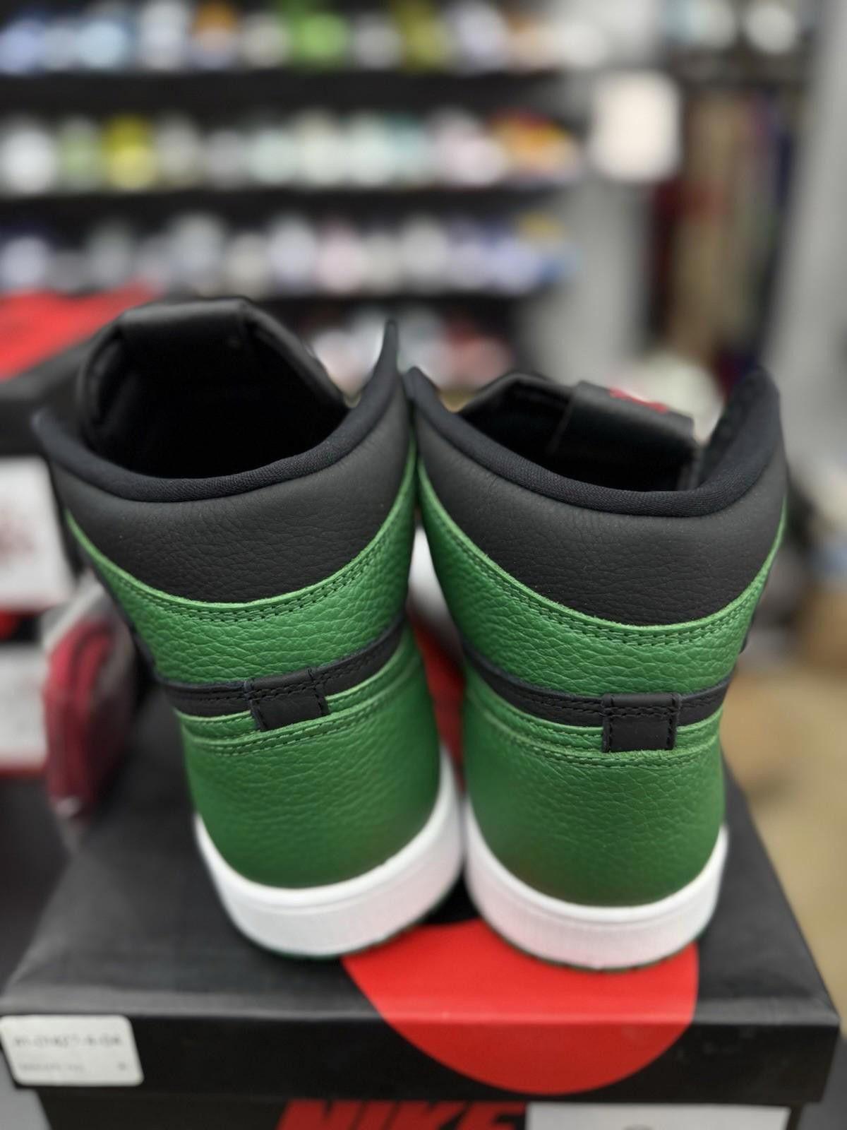 Jordan Brand Nike Air Jordan 1 Retro High OG Pine Green Black Size 10 Size US 10 / EU 43 - 6 Thumbnail