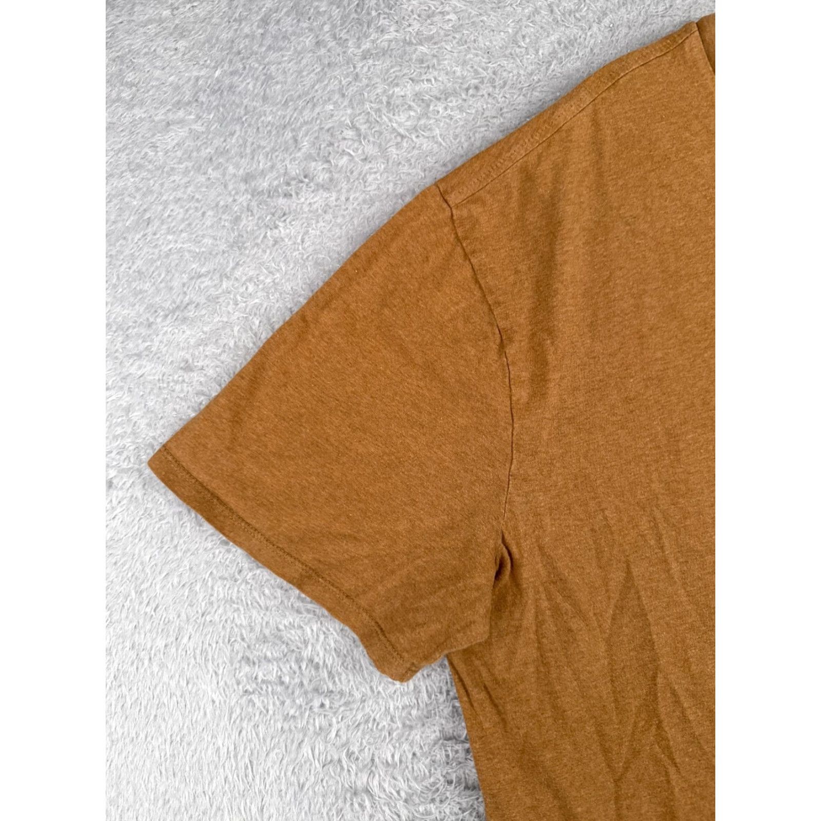 Tommy Hilfiger VINTAGE Tommy Hilfiger Shirt Adult 2XL Brown Cotton Crew Neck Short Sleeve Mens Logo Embroidered 90s Inspired Size US XXL / EU 58 / 5 - 3 Thumbnail