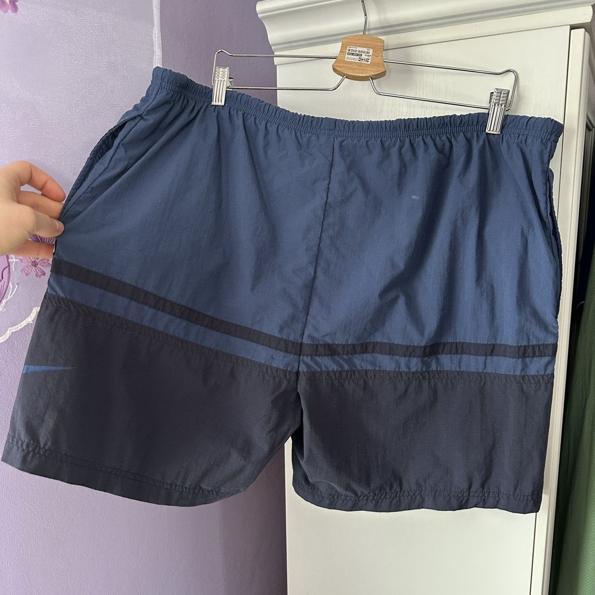 Nike Vintage 90s Nike Embroidered Swoosh Nylon Shorts Navy medium Size US 36 / EU 52 - 5 Thumbnail