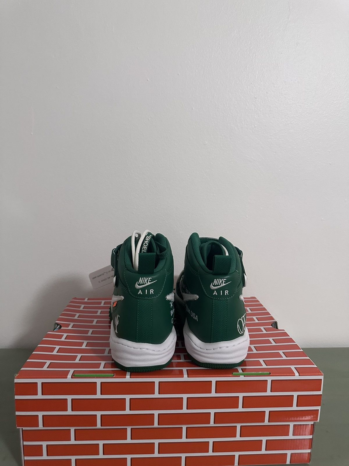 Nike × Off-White Nike Off-White x Air Force 1 Mid Pine Green Size US 10.5 / EU 43-44 - 2 Thumbnail