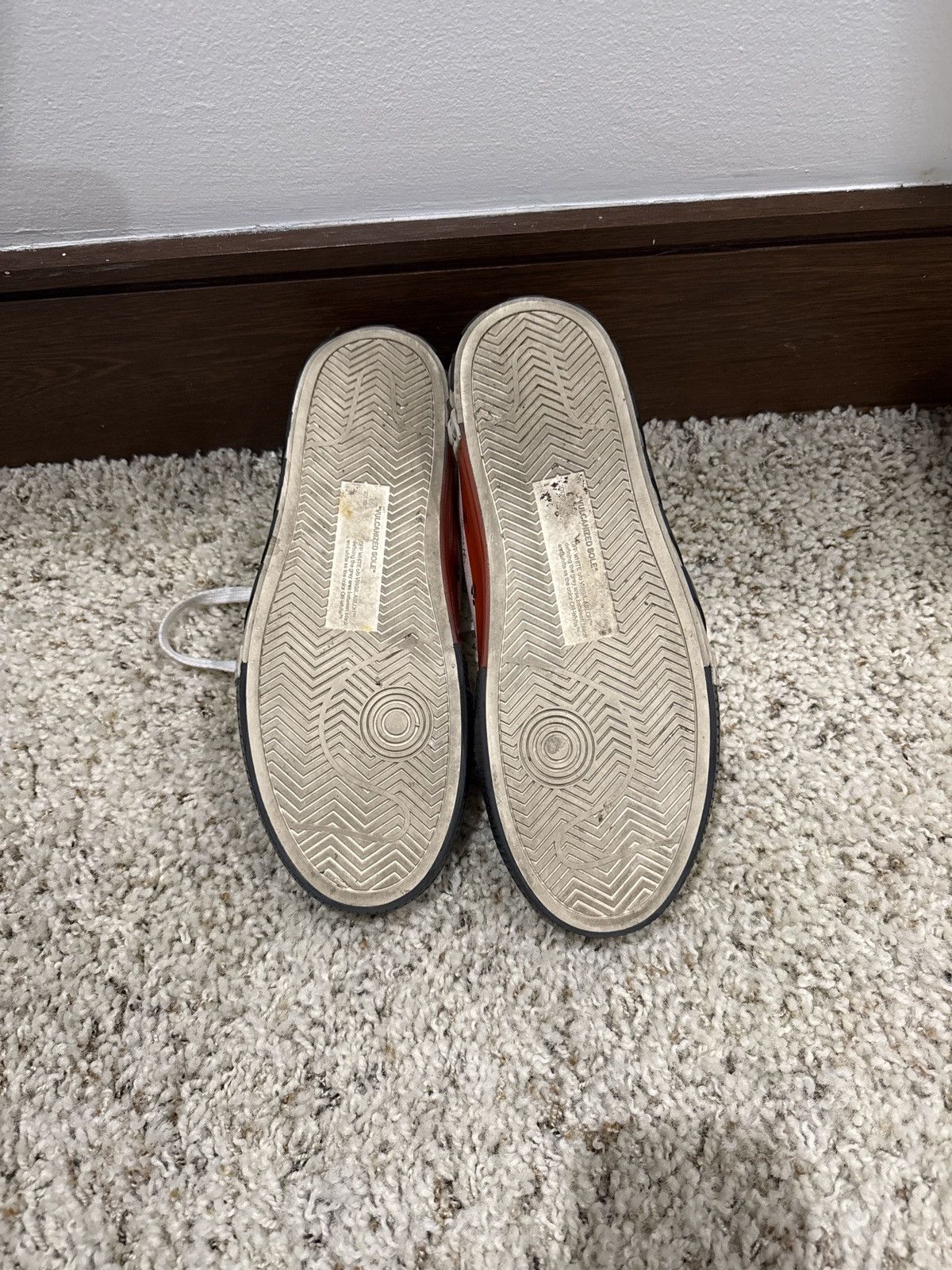 Off-White Off-White Vulcanized Low Canvas Sneakers White Black EU 44 Size US 11 / EU 44 - 2 Thumbnail