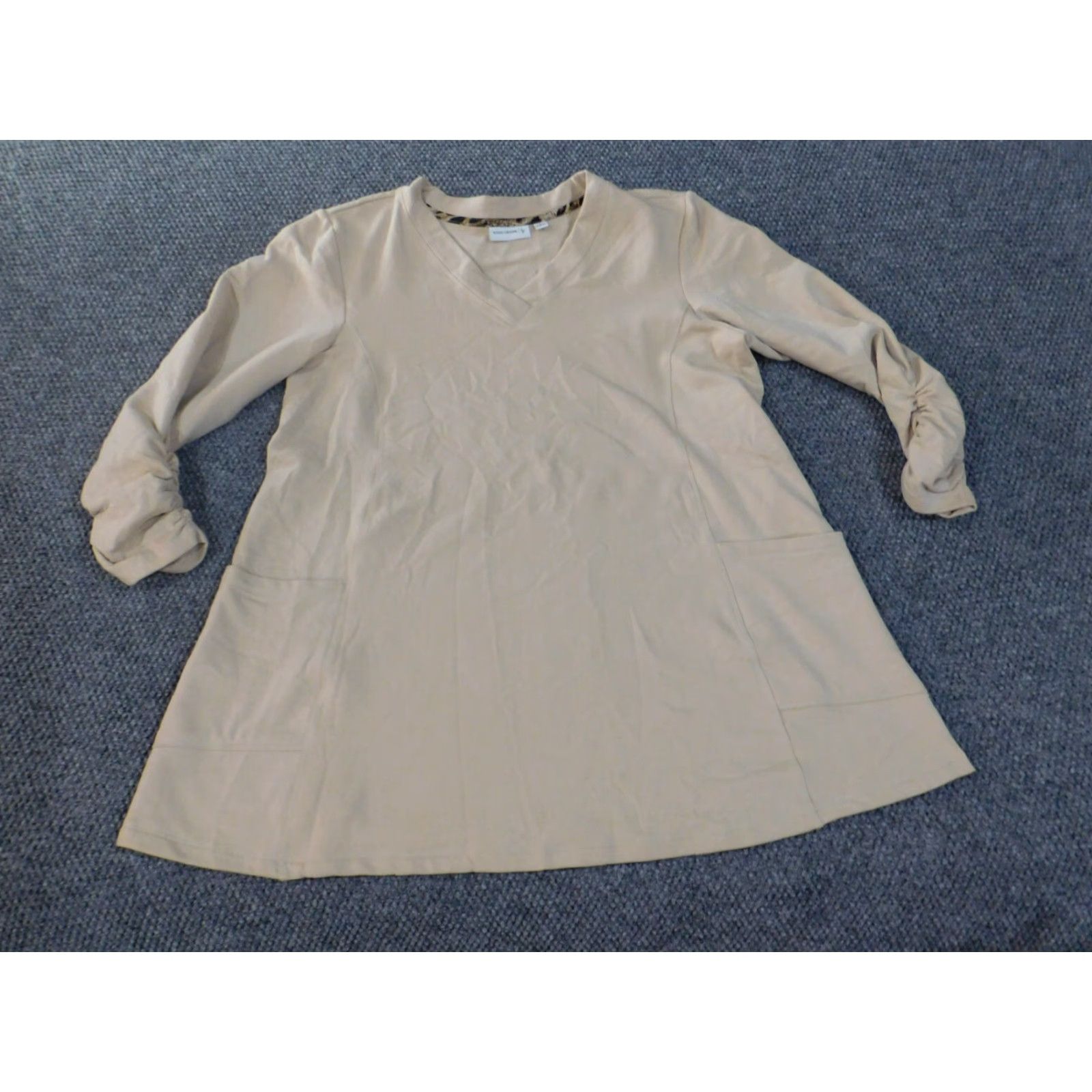 Vintage Susan Graver Blouse Tunic Shirt Womens L Beige Knit Stretch V-Neck Pullover Casual Pockets Cotton Polyester Spandex Knit Short for Spring Summer Size L / US 10 / IT 46 - 2 Thumbnail