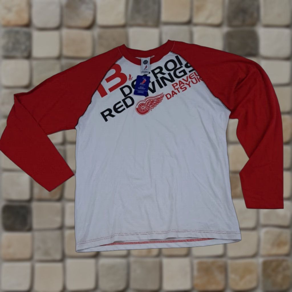 Red Wing VINTAGE Detroit Red Wings Pavel Datsyuk Long Sleeve Warm-Up Shirt NHLPA NWT LG Red Hockey Shirt Men Size US L / EU 52-54 / 3 - 1 Thumbnail