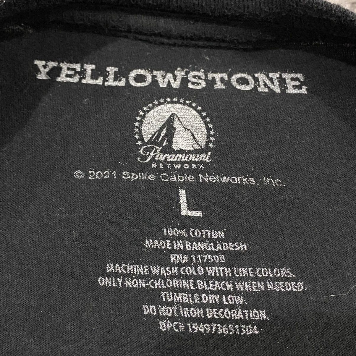 Vintage Tv series movie yellowstone netflix film Size US L / EU 52-54 / 3 - 4 Thumbnail