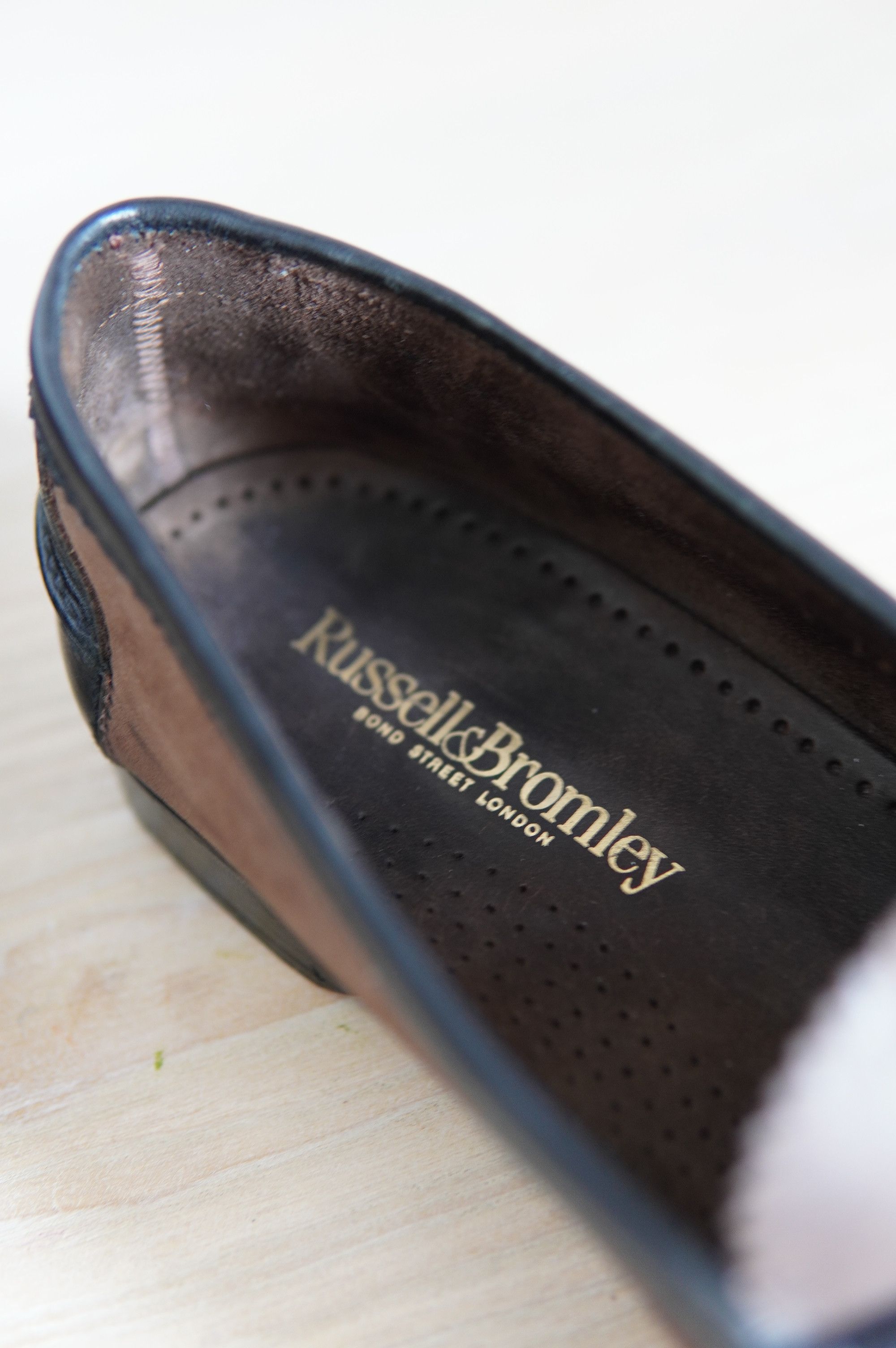 Russell & Bromley Russell & Bromley Tassel Suede Brown Loafers Size US 10 / EU 43 - 8 Thumbnail