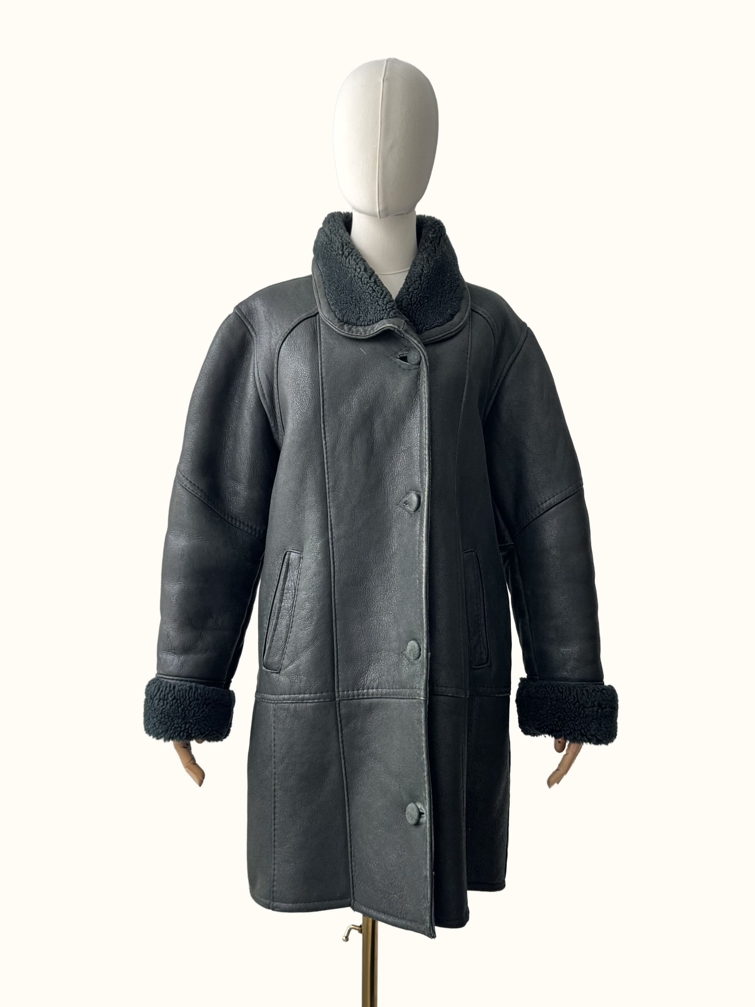 Vintage Vintage Real Sheepskin Coat (B250)D15E2 Size XL / US 12-14 / IT 48-50 - 1 Thumbnail