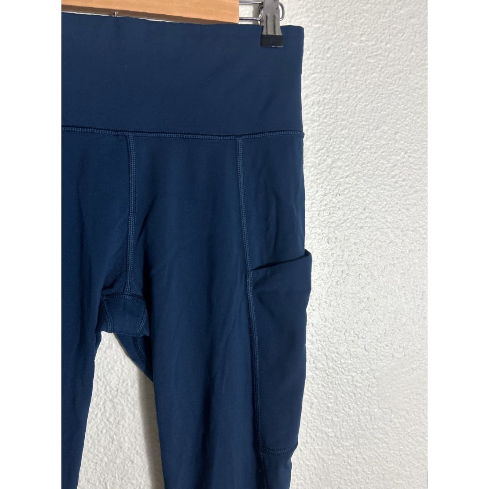 Athleta Athleta Leggings Cropped Deep Teal S Size Small Pockets Athletic Gym Running Yoga Size 28" / US 6 / IT 42 - 5 Thumbnail