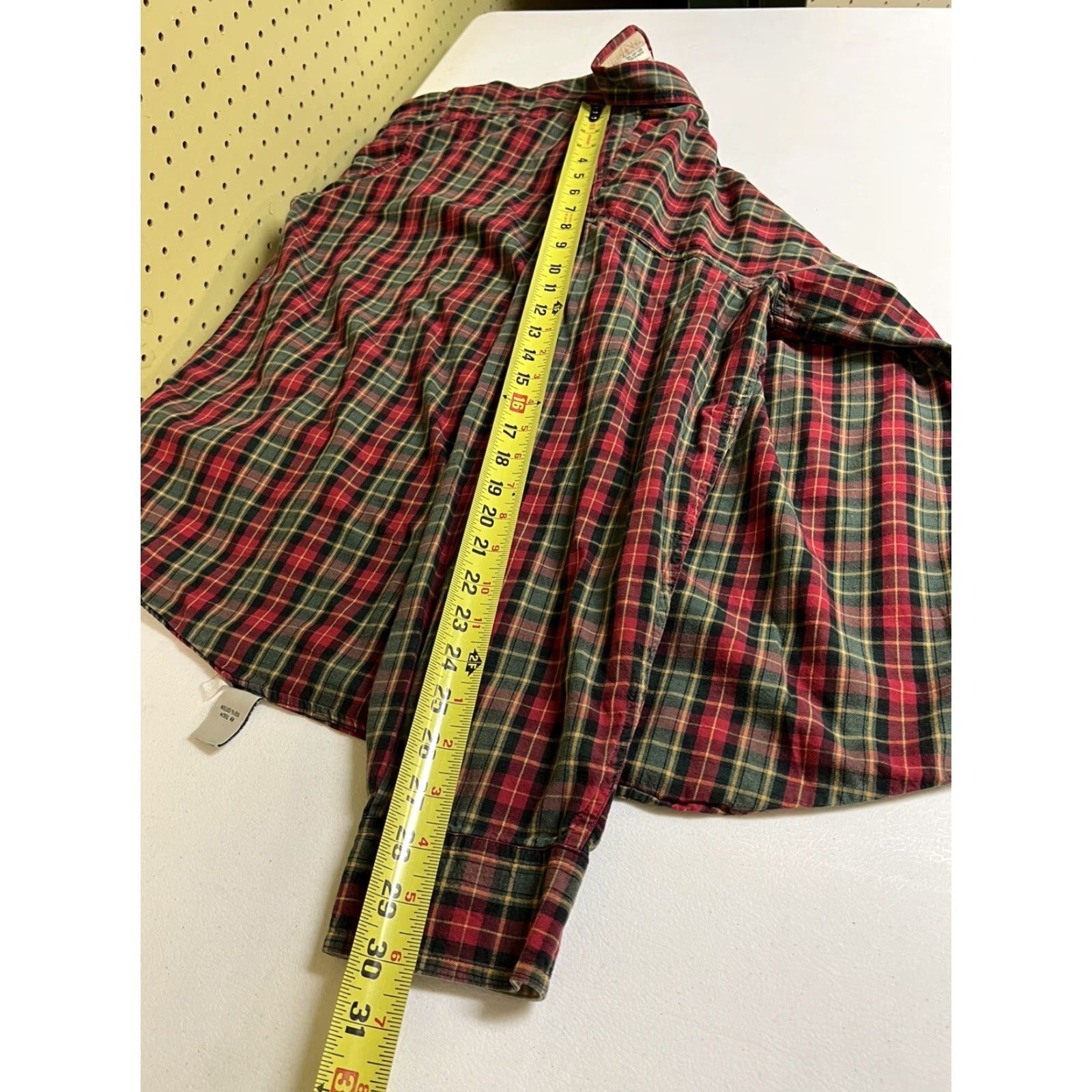 Orvis VINTAGE Orvis Shirt Orvis Men’s Large Red Green Plaid Long Sleeve Button Down Cotton Shirt Size US L / EU 52-54 / 3 - 6 Thumbnail