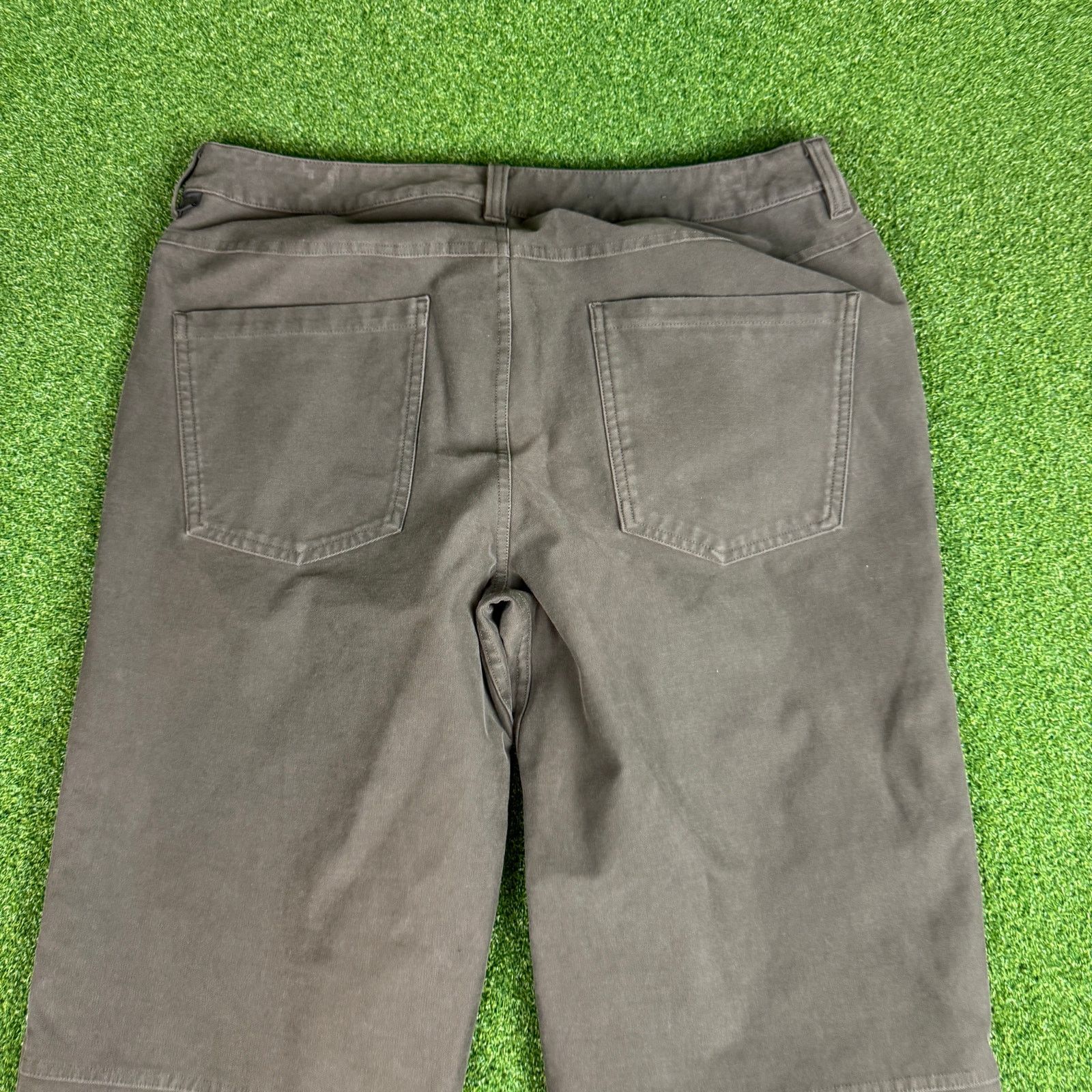 Lululemon Lululemon ABC Pants Mens 33 Olive Green Chino Work Casual Size US 33 - 6 Thumbnail
