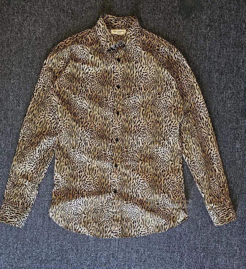 Saint Laurent Paris Saint Laurent Men's Leopard Print Shirt. Size US M / EU 48-50 / 2 - 1 Thumbnail