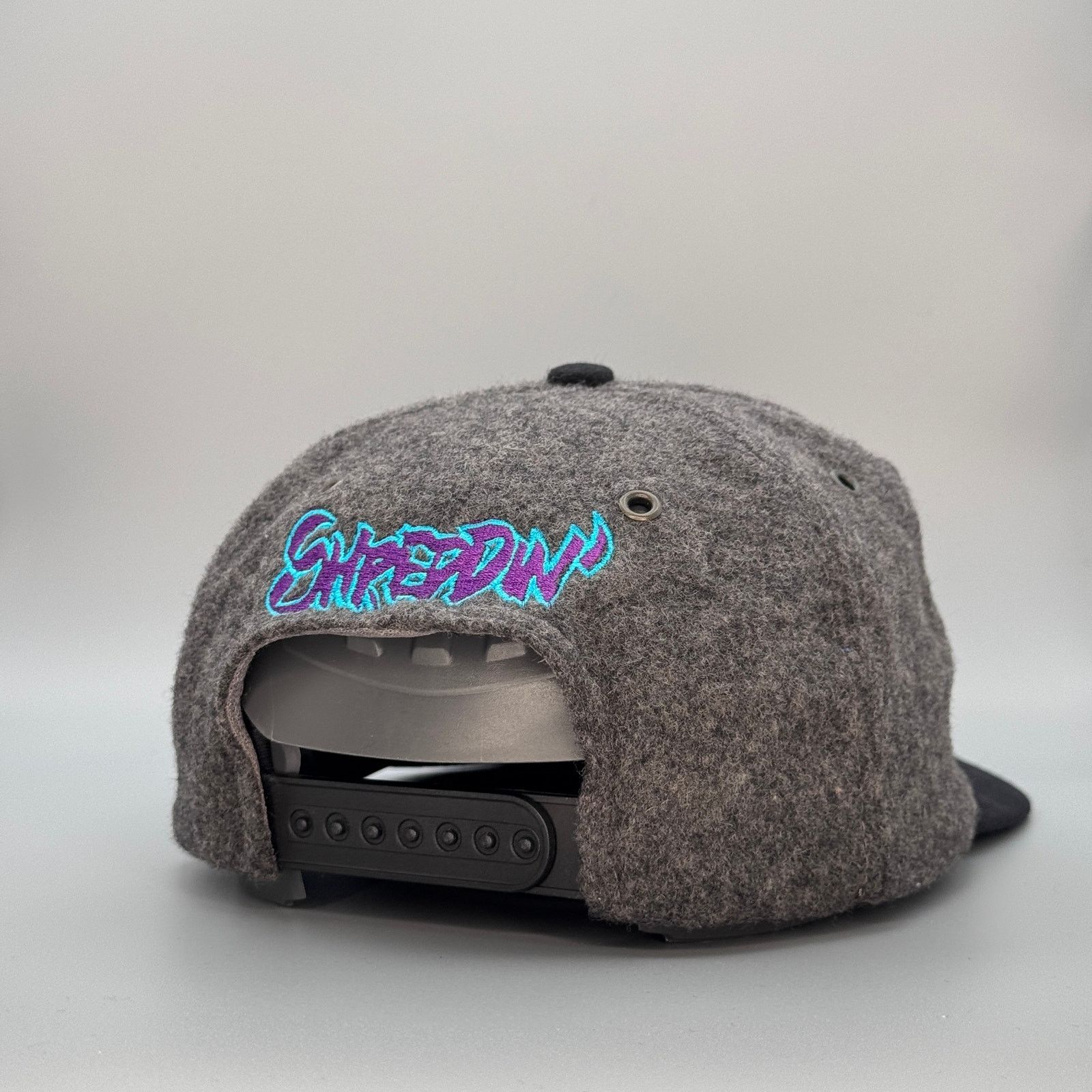 Warner Bros Vintage '90s Wile E. Coyote Snowboard Shreddin' Hat Size ONE SIZE - 3 Thumbnail