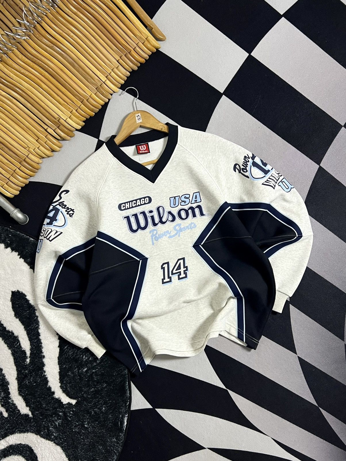 Other VINTAGE WILSON FRONT HIT & SLEEVE PRINT SWEATSHIRT V NECK Size US L / EU 52-54 / 3 - 3 Thumbnail