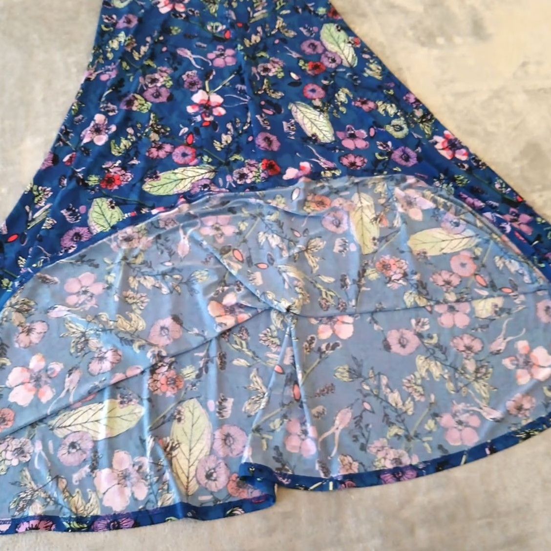 Vintage LuLaRoe Maxi Skirt XS Blue Floral Long Pull On Womens Regular Skirt Maxi Long Blue Floral Blue Purple Red Green 2000s? Size 26" / US 2 / IT 38 - 7 Thumbnail