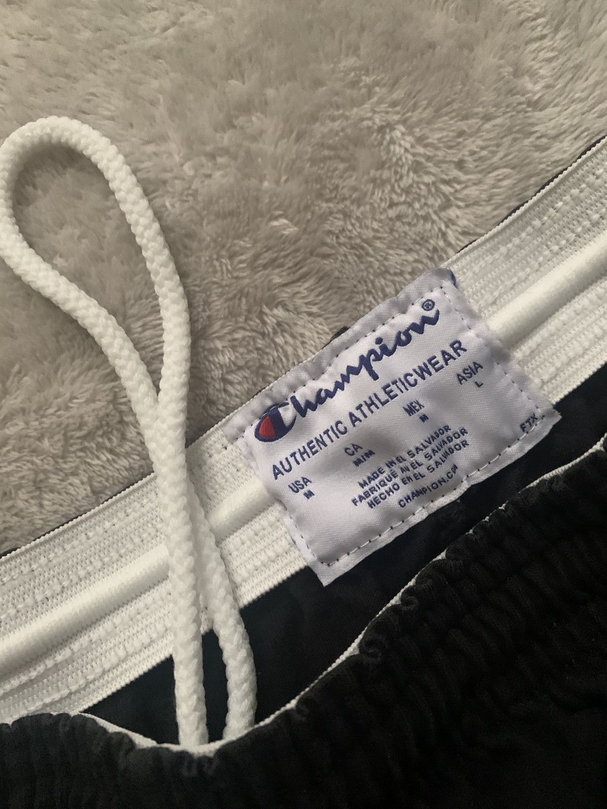 Champion Champion Shorts Size US 32 / EU 48 - 2 Thumbnail