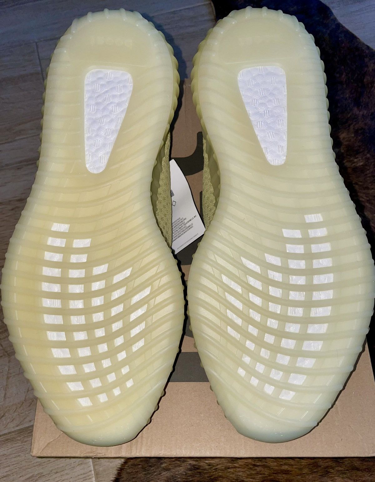Yeezy Adidas Yeezy Boost 350 V2 Marsh Size 12 New! Size US 12 / EU 45 - 15 Thumbnail