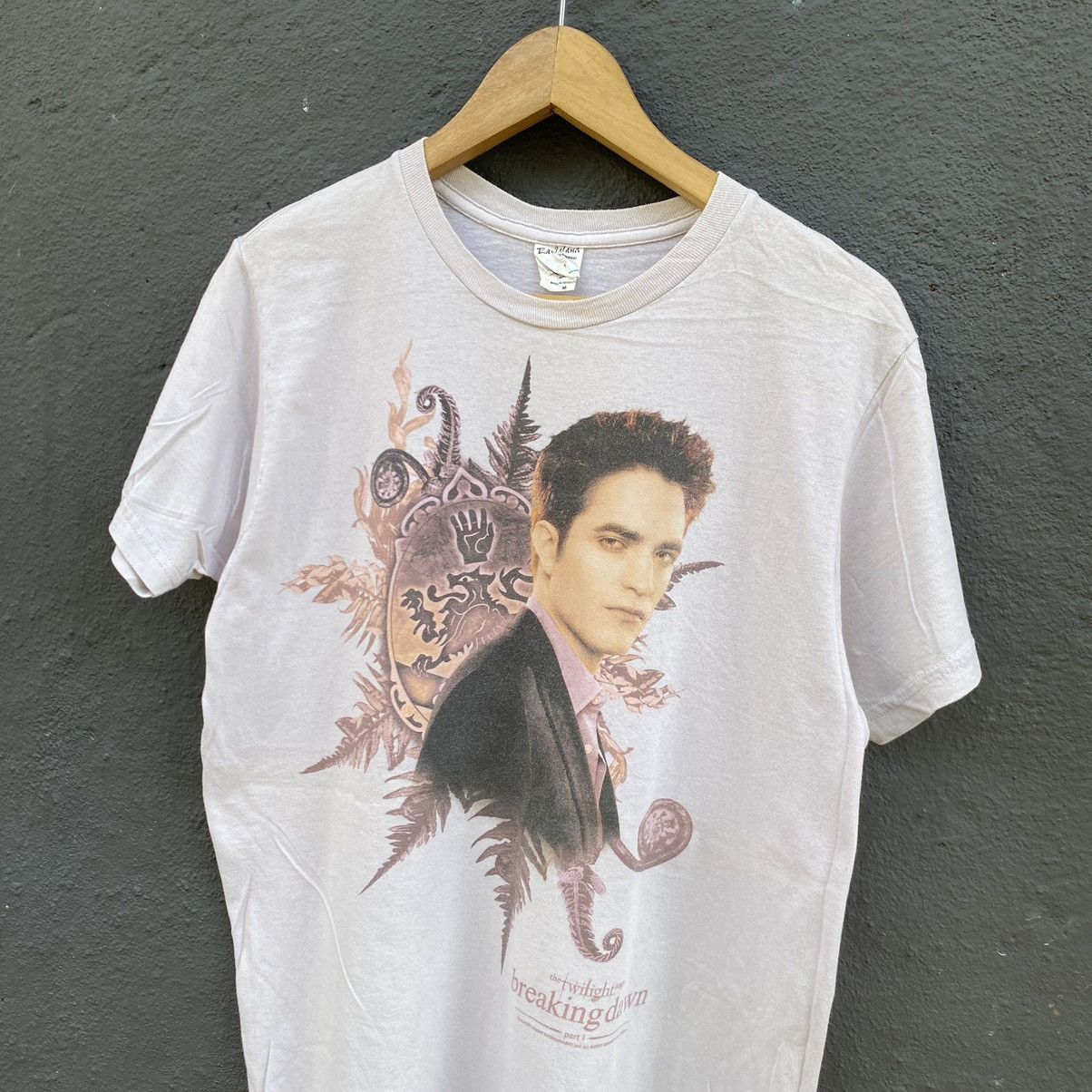 Vintage Vintage The Twilight Saga Breaking Dawn Part 1 Movie Tee Size US M / EU 48-50 / 2 - 2 Thumbnail