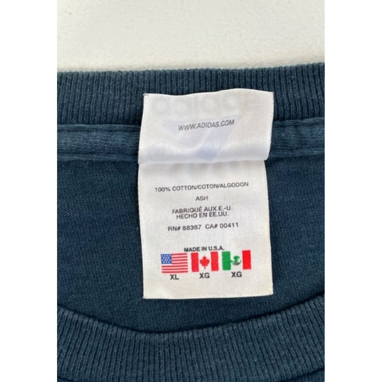 Adidas VINTAGE Adidas T-Shirt Mens 90s Double-Sided Made in USA Navy XL Crew Neck Short Sleeve Cotton Logo 90s USA Size US XL / EU 56 / 4 - 5 Thumbnail