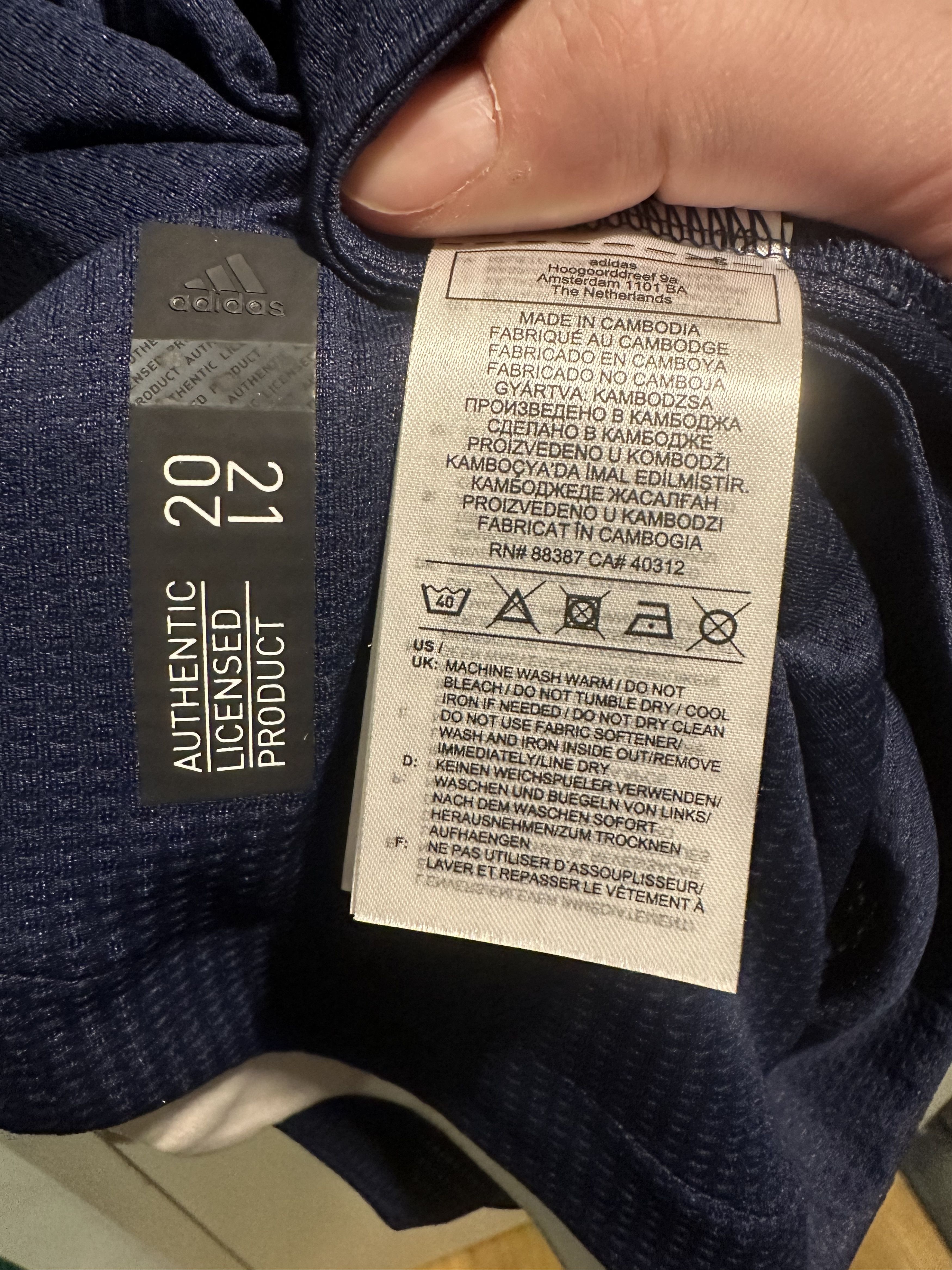 Adidas BNWT Ronaldo Juventus 2020/21 Away Authentic Player Version Size US M / EU 48-50 / 2 - 4 Thumbnail