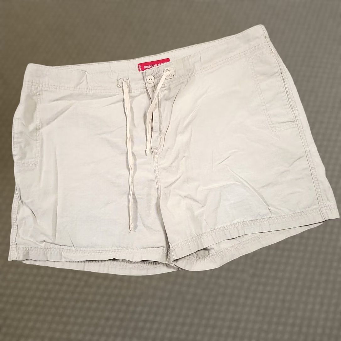 Levi's VINTAGE Levi's Nouveau Shorts Womens 3X Beige Red Tab Drawstring Ripstop, 90s, Casual, Summer, Plus Size Womens Size 30" / US 8 / IT 44 - 1 Thumbnail