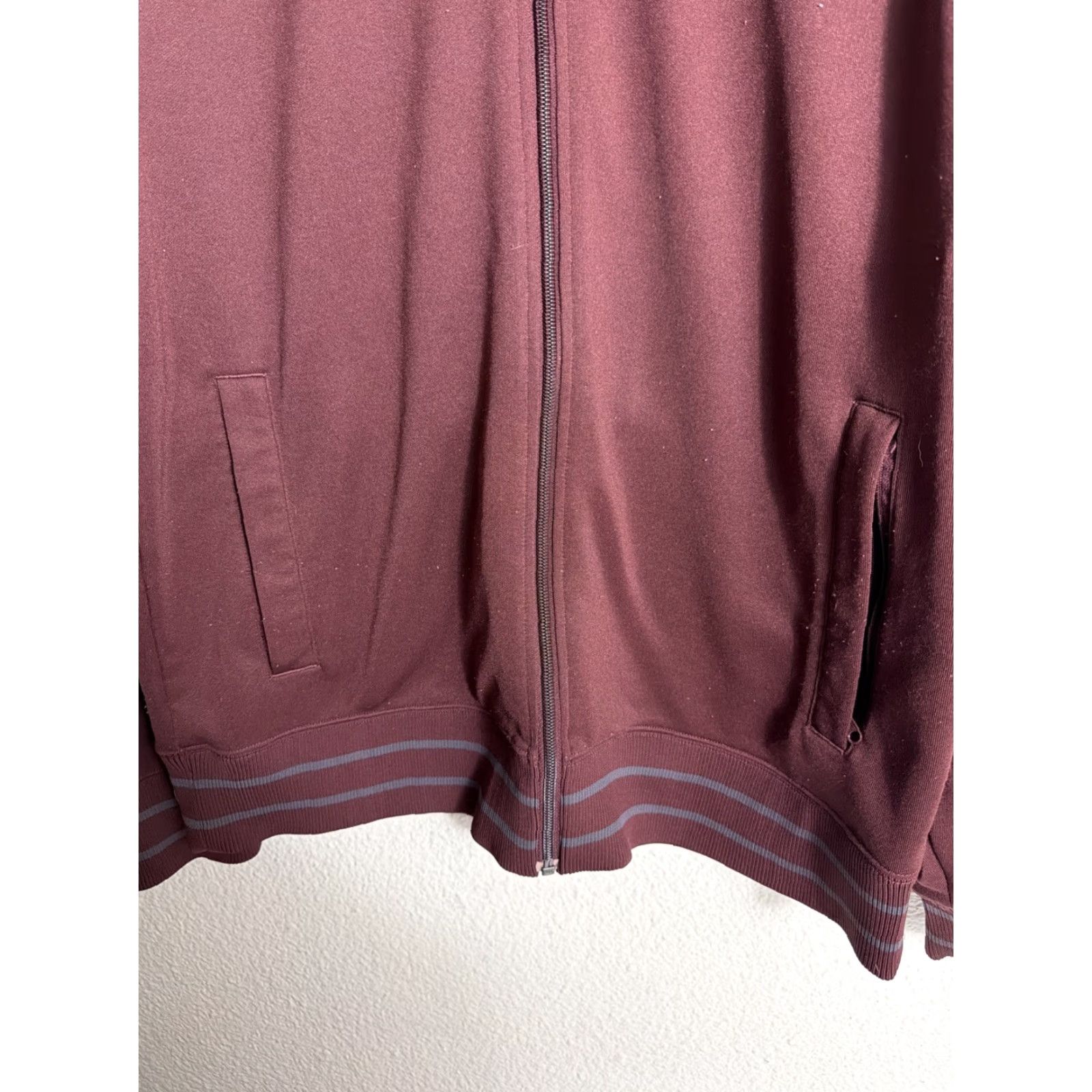 The North Face The North Face Mens Large Full Zip Track Jacket Maroon Gray Stripe Large Men Jacket The North Face Mens Full Zip Track Jacket Maroon Gray Stripe Size US L / EU 52-54 / 3 - 5 Thumbnail