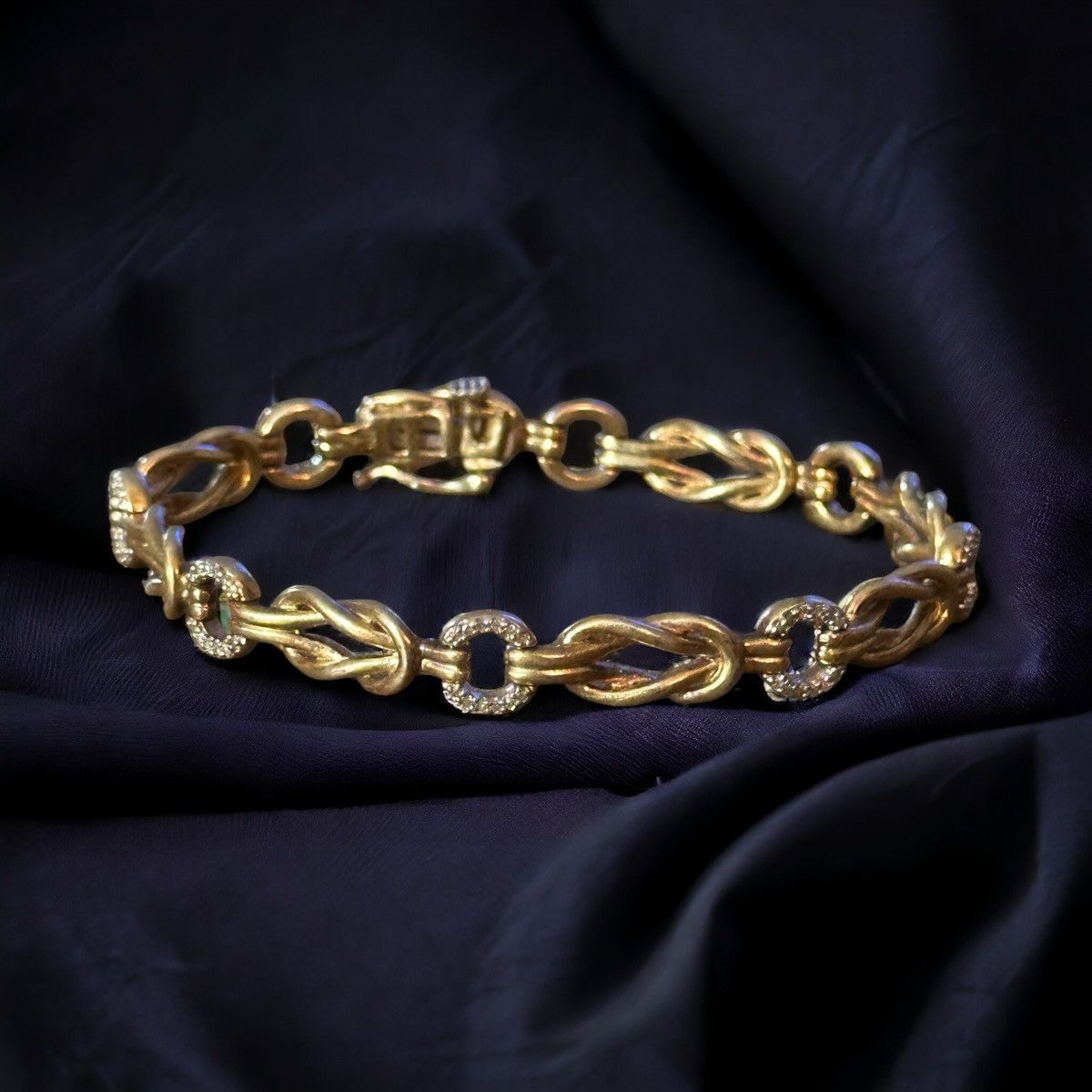 Other 925 silver gold plated love knot & diamonds tennis bracelet Size ONE SIZE - 1 Thumbnail