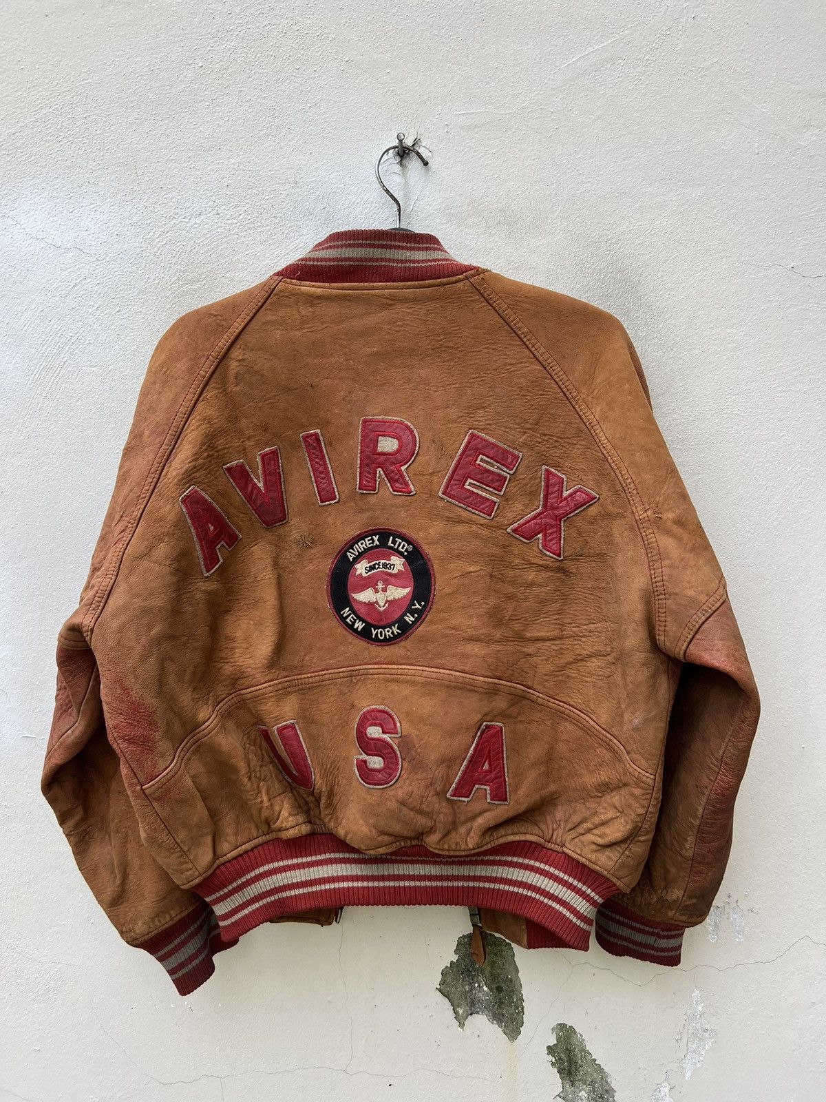 Avirex Vintage 80s 90s Avirex Trashed Leather Flight Bomber Jacket Size US L / EU 52-54 / 3 - 1 Thumbnail