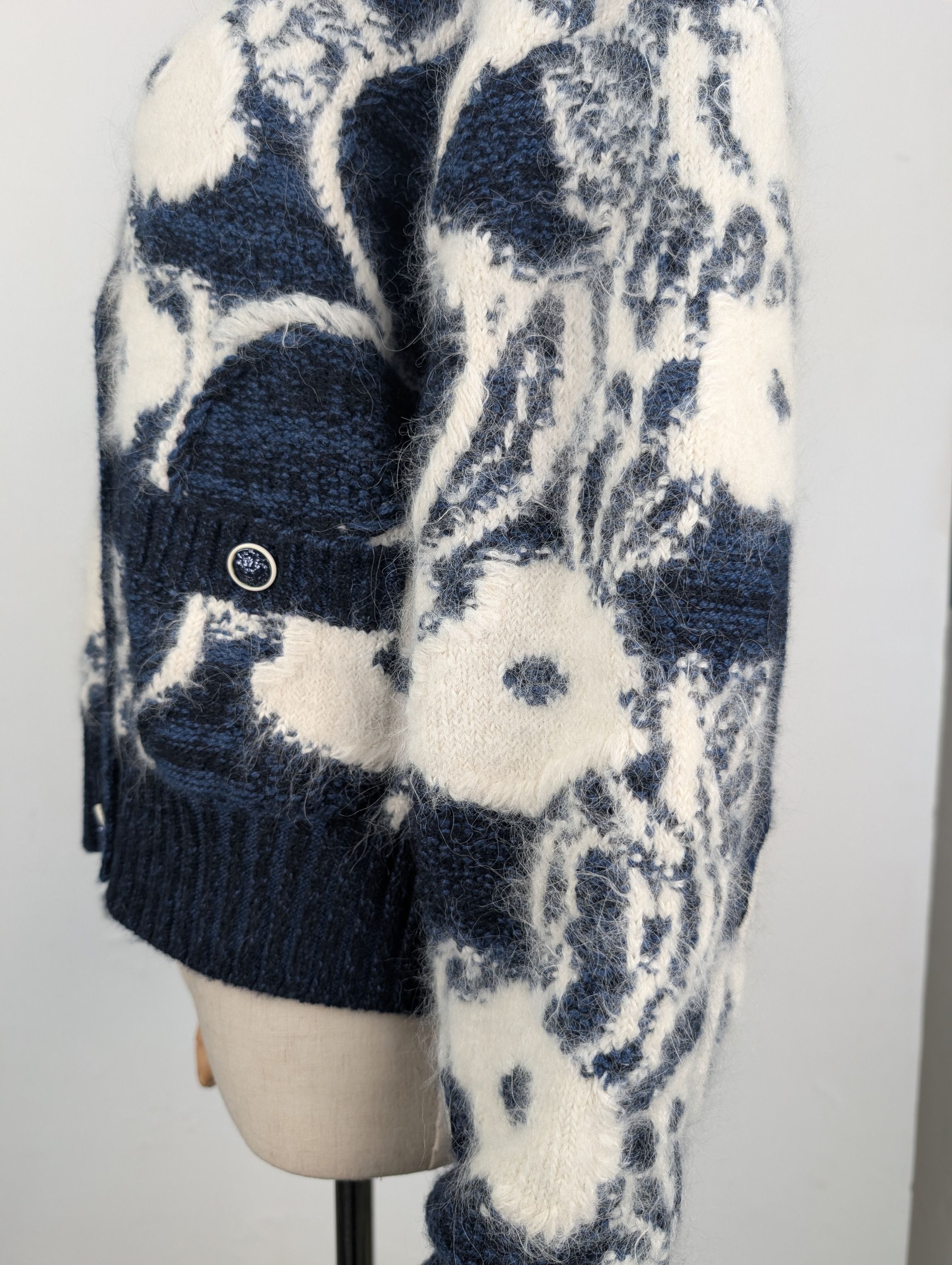 Chanel Chanel Blue And White Knitwear Cardigan Size S / US 4 / IT 40 - 5 Thumbnail