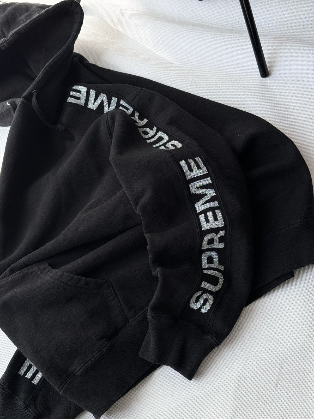 Hypebeast Rare SUPREME Monogram Repeat Logo Boxy Fit Hoodie Size US L / EU 52-54 / 3 - 15 Thumbnail