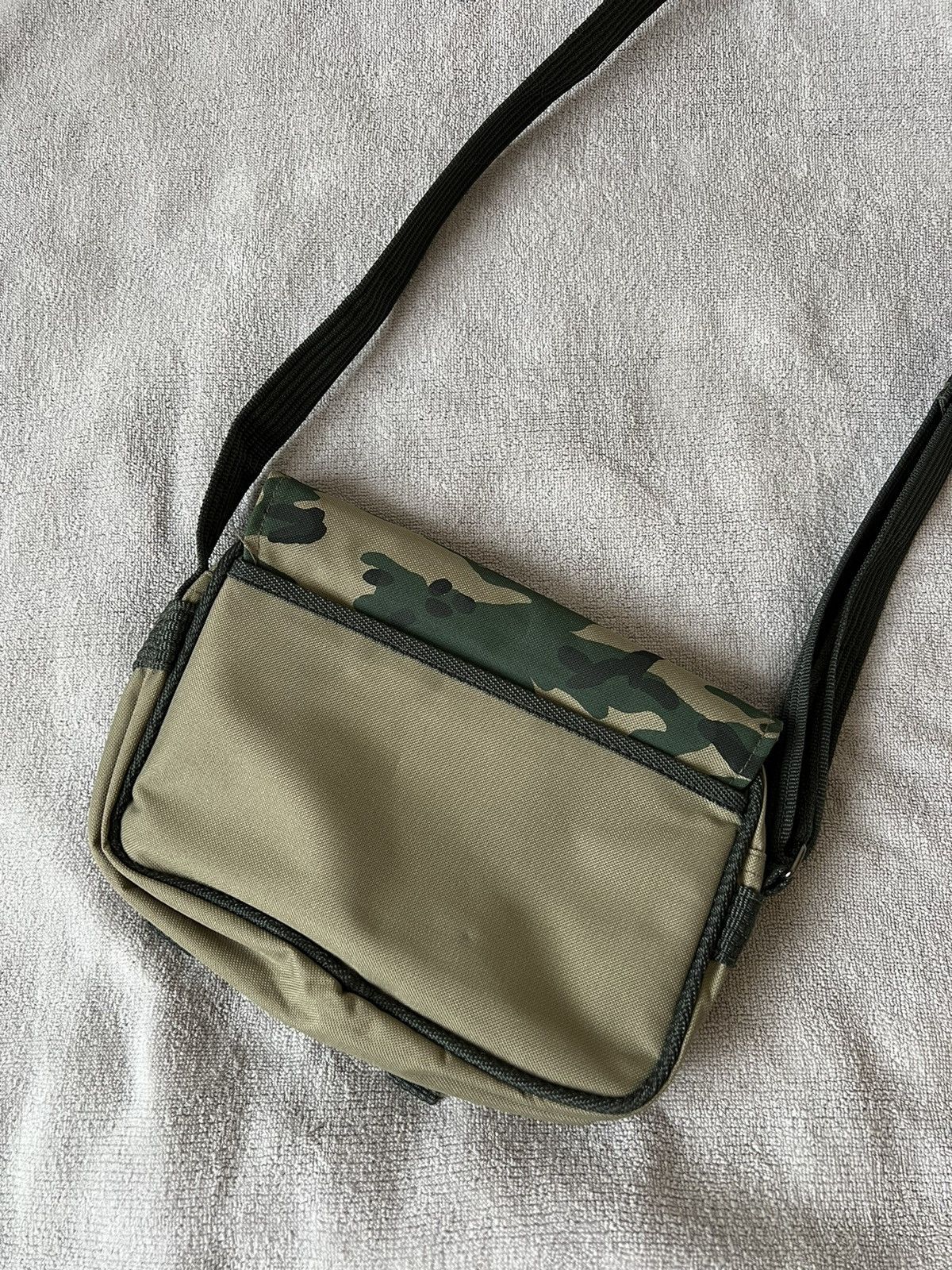 If Six Was Nine × Le Grande Bleu (L.G.B.) Vintage diesel style camouflage avant garde military bag Size ONE SIZE - 6 Thumbnail