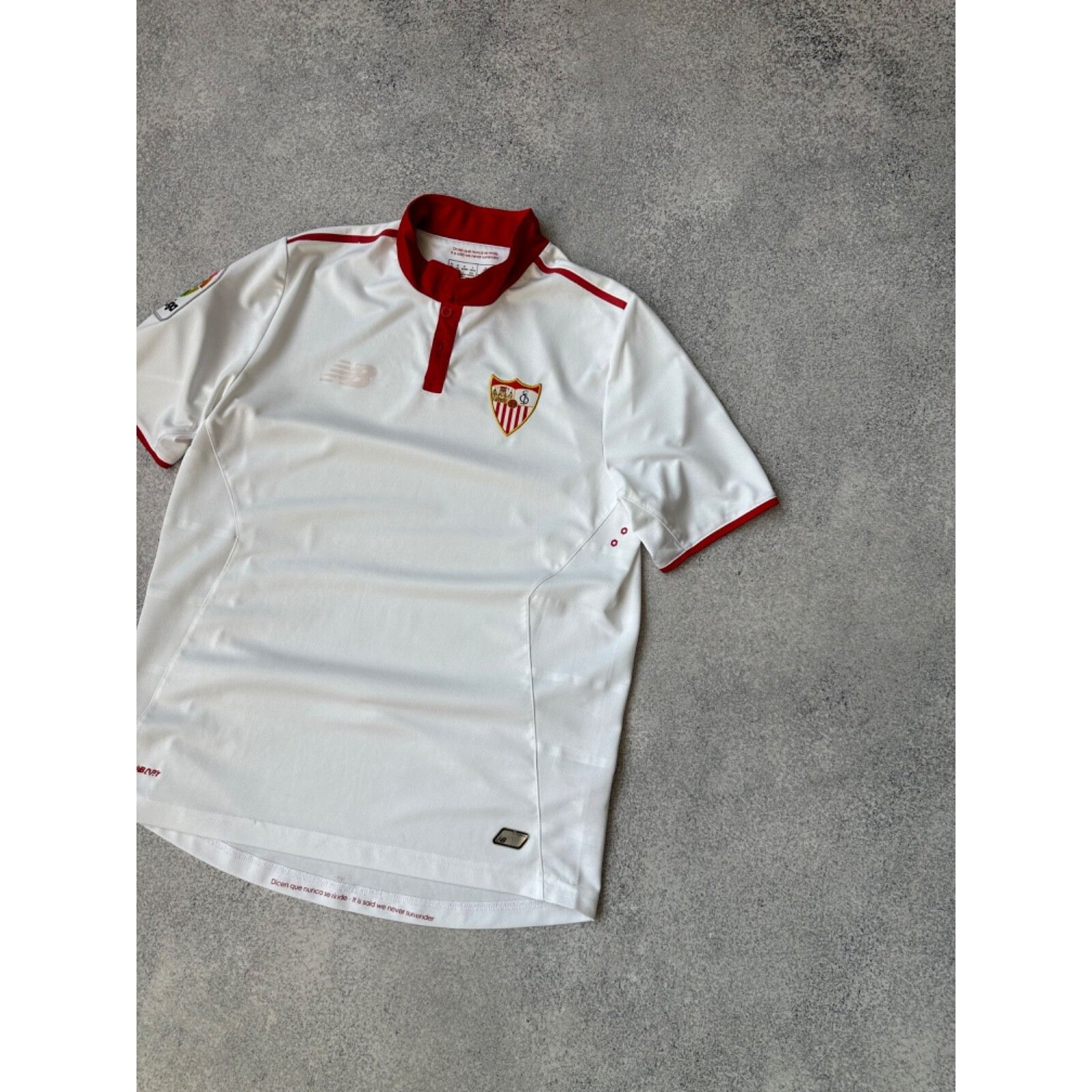 New Balance Sevilla New Balance White Home Football Jersey 2016/17 Size US M / EU 48-50 / 2 - 3 Thumbnail