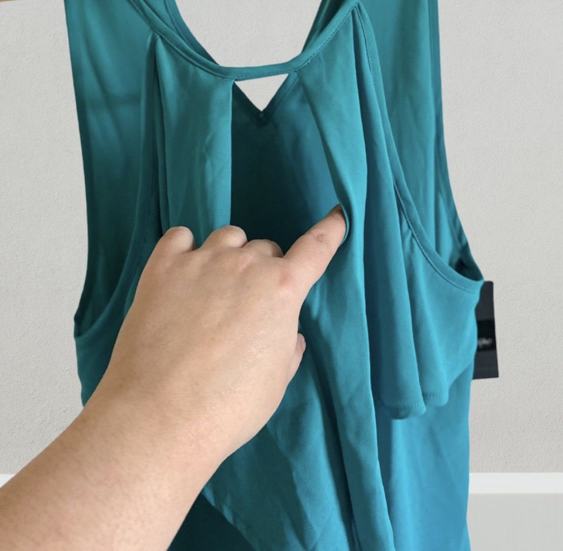 Mossimo TURQUOISE SLEEVELESS RUFFLE CUTOUT TANK TOP BLOUSE Size M / US 6-8 / IT 42-44 - 6 Thumbnail